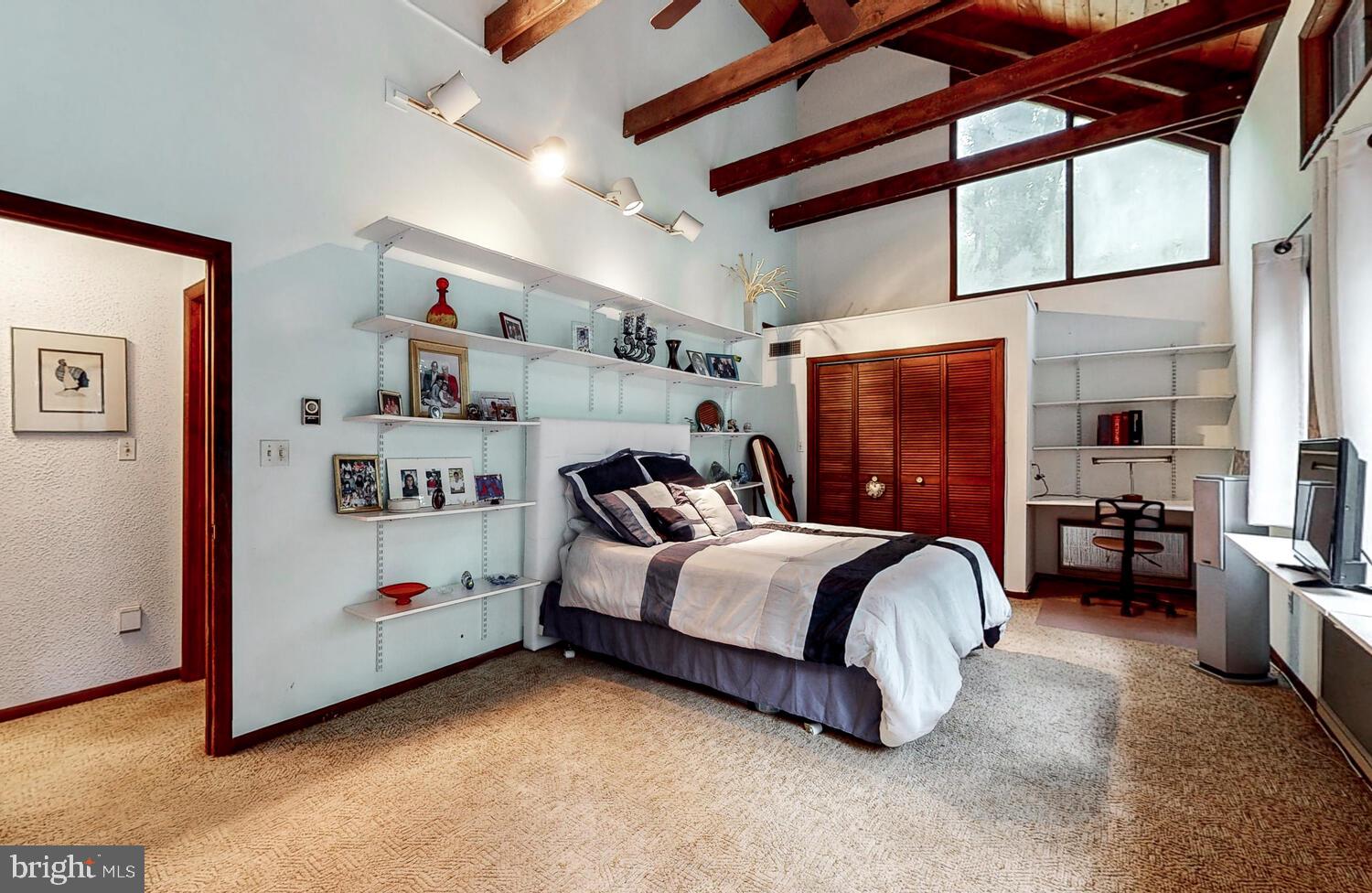 EAGLES NEST - Residential