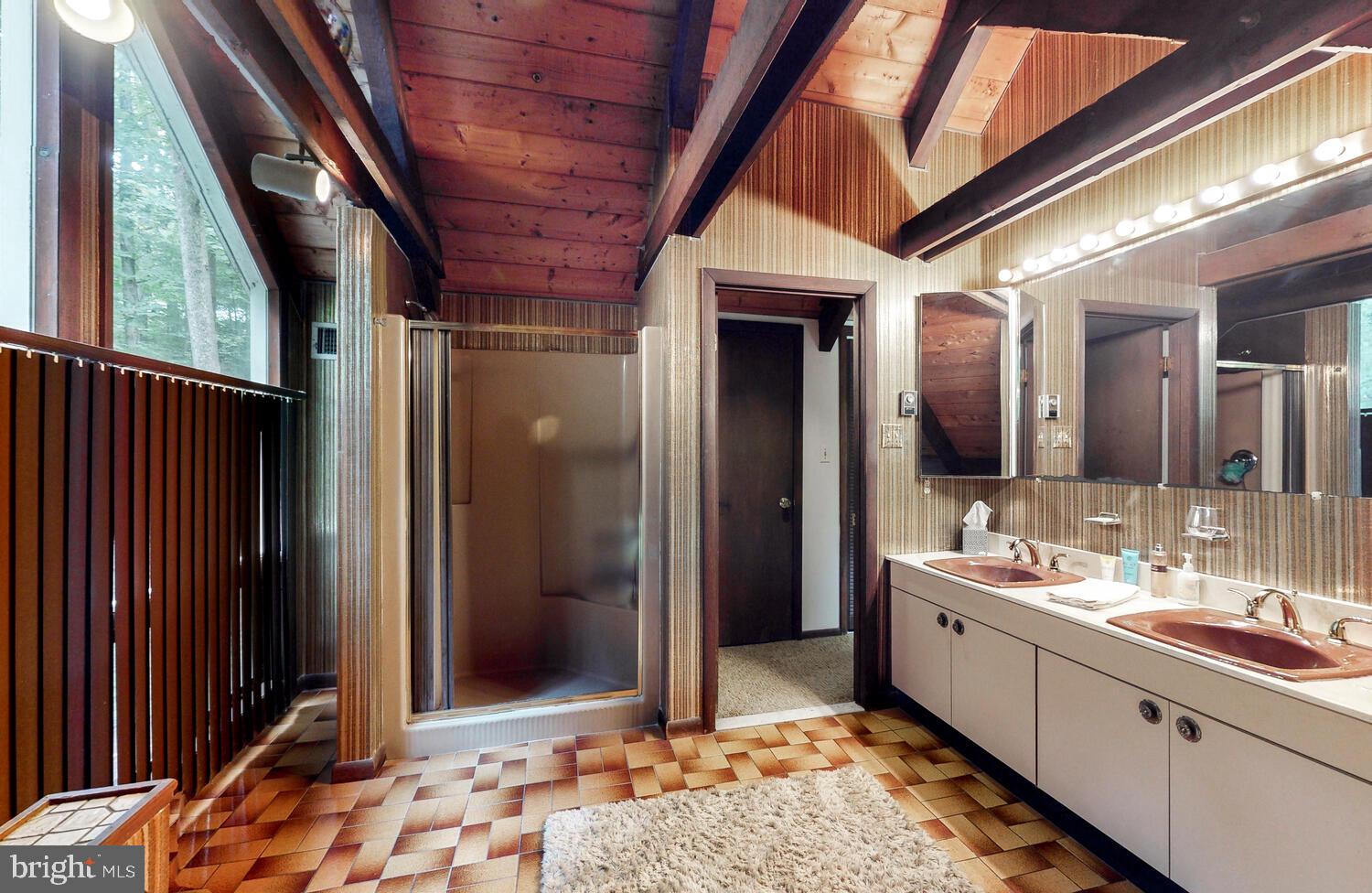 EAGLES NEST - Residential