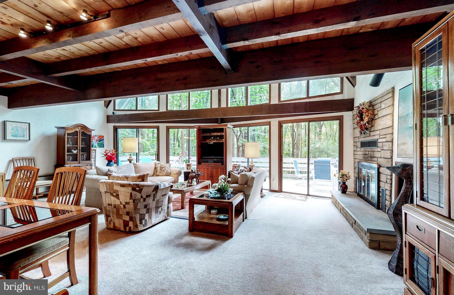 EAGLES NEST - Residential