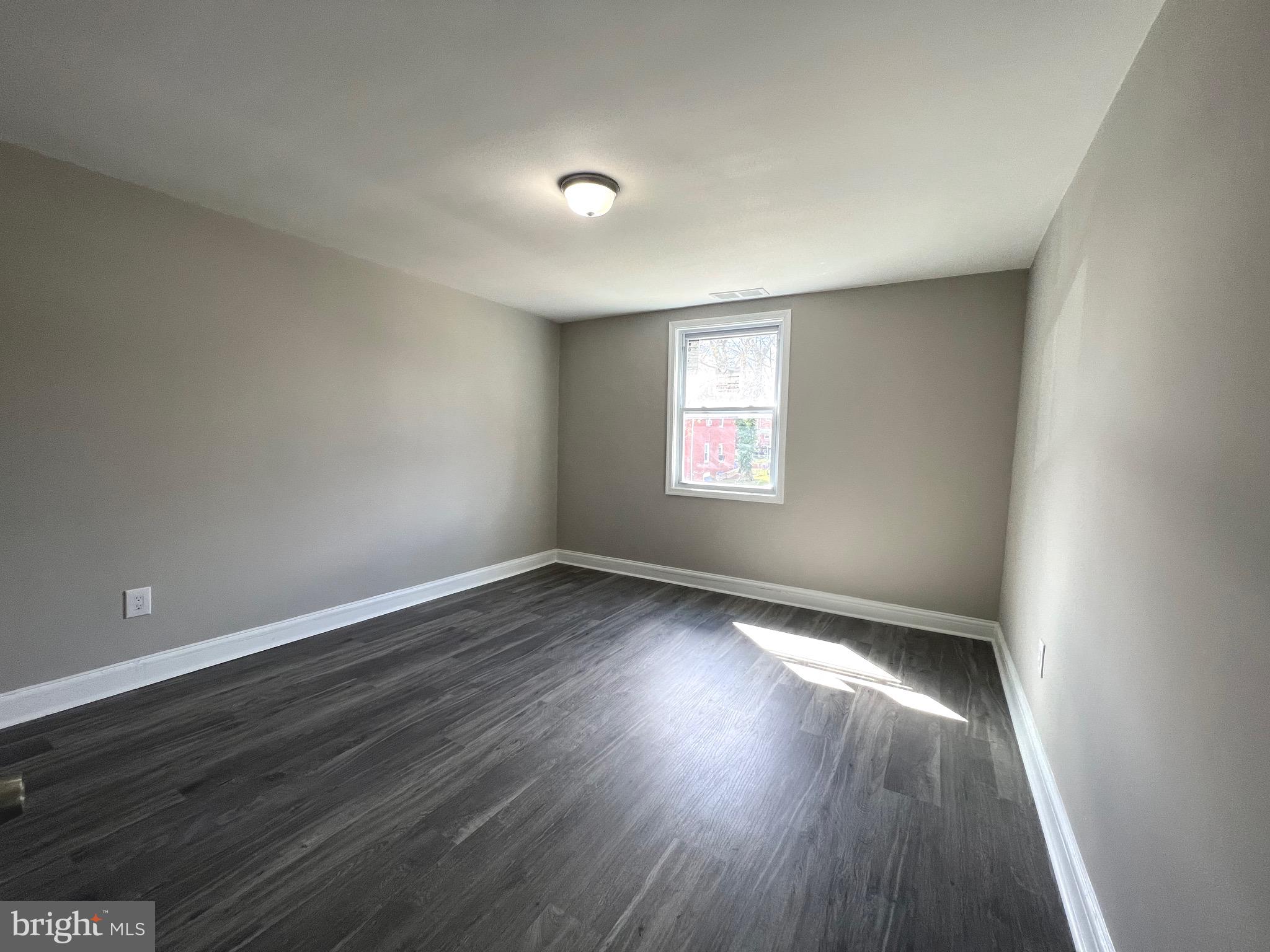 EDNOR GARDENS - LAKESIDE - Residential