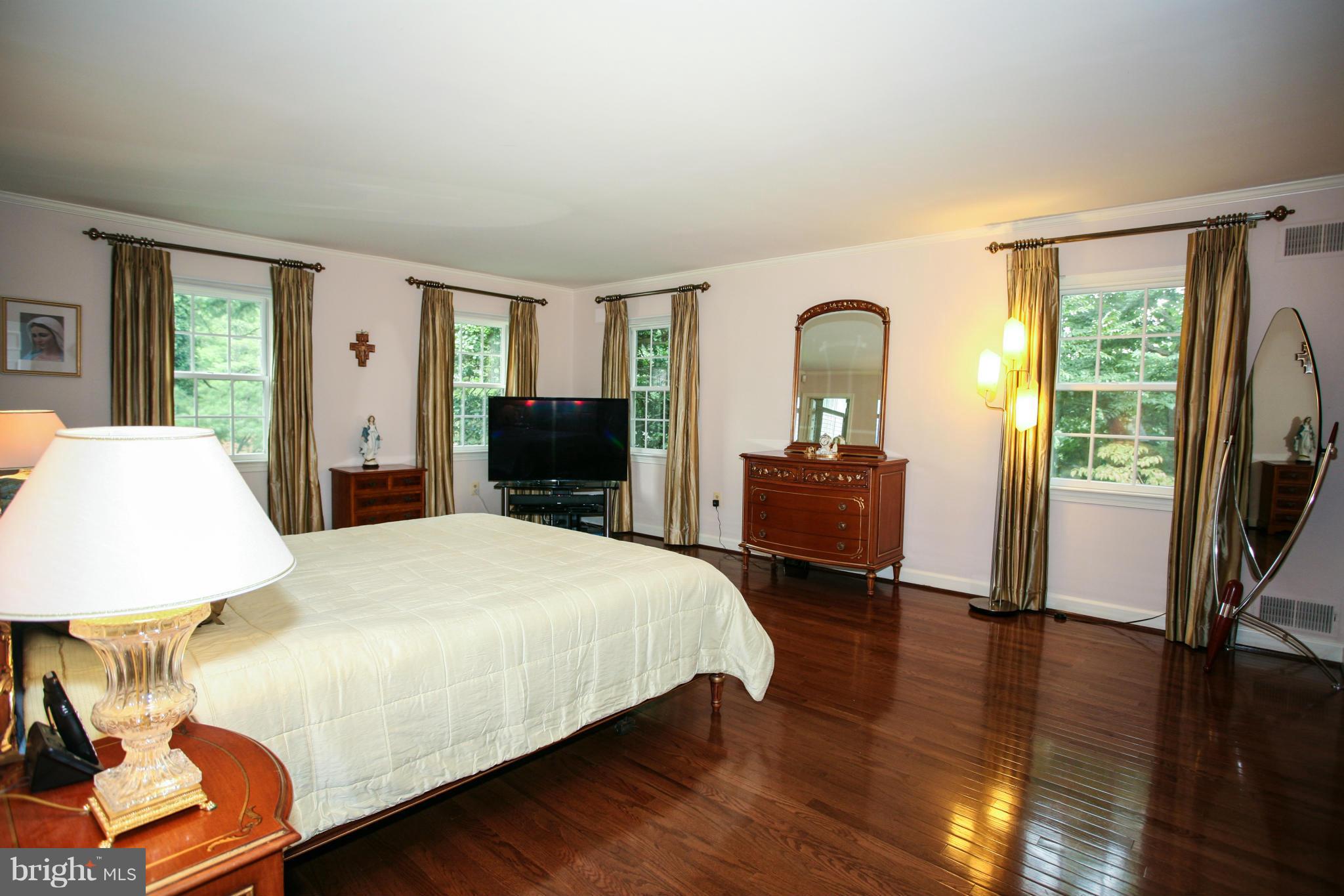 POTOMAC OVERLOOK - Residential