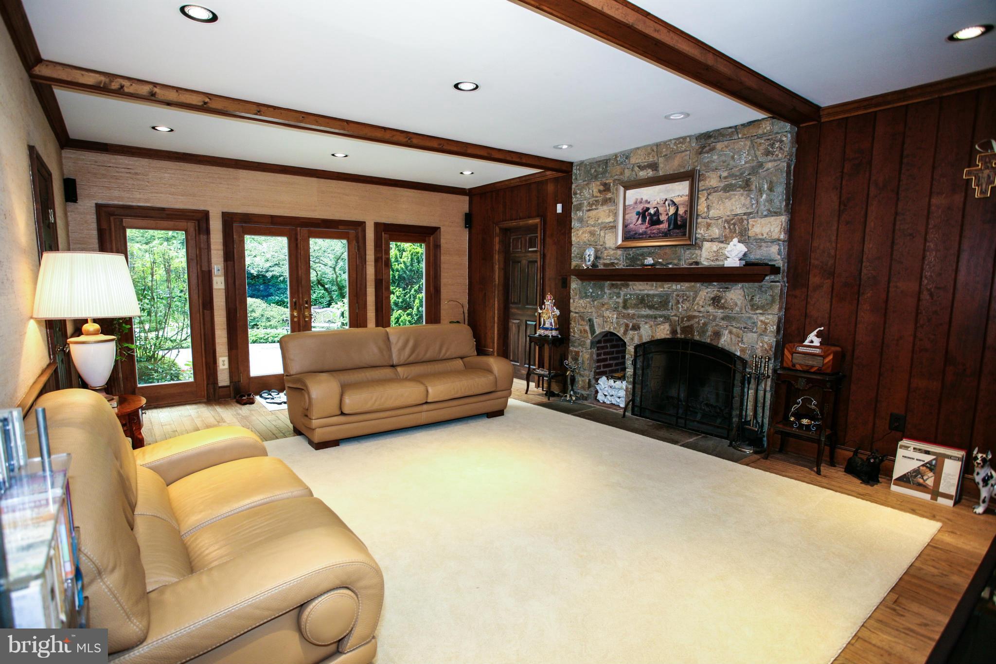POTOMAC OVERLOOK - Residential