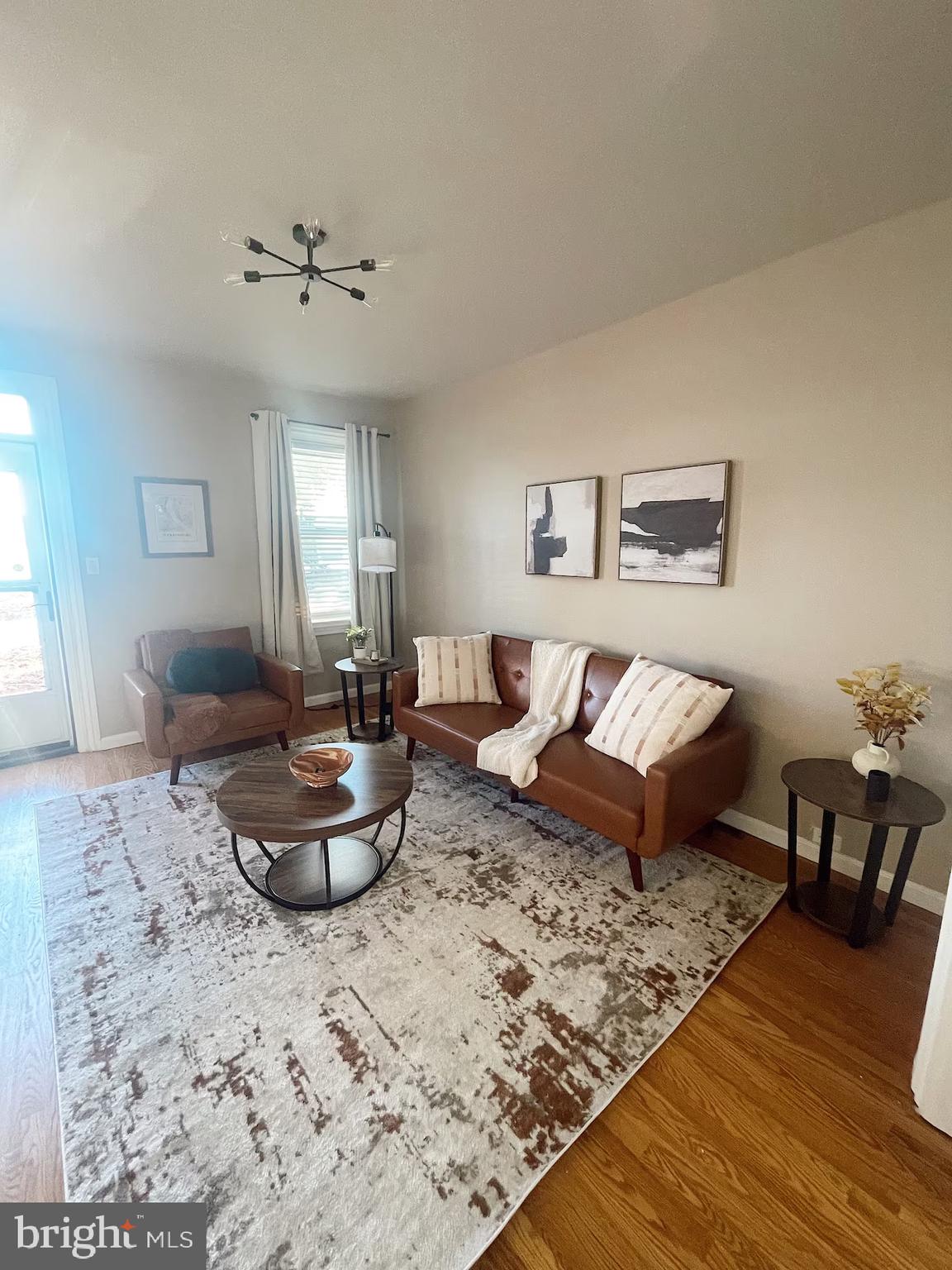 547 S FRONT STREET