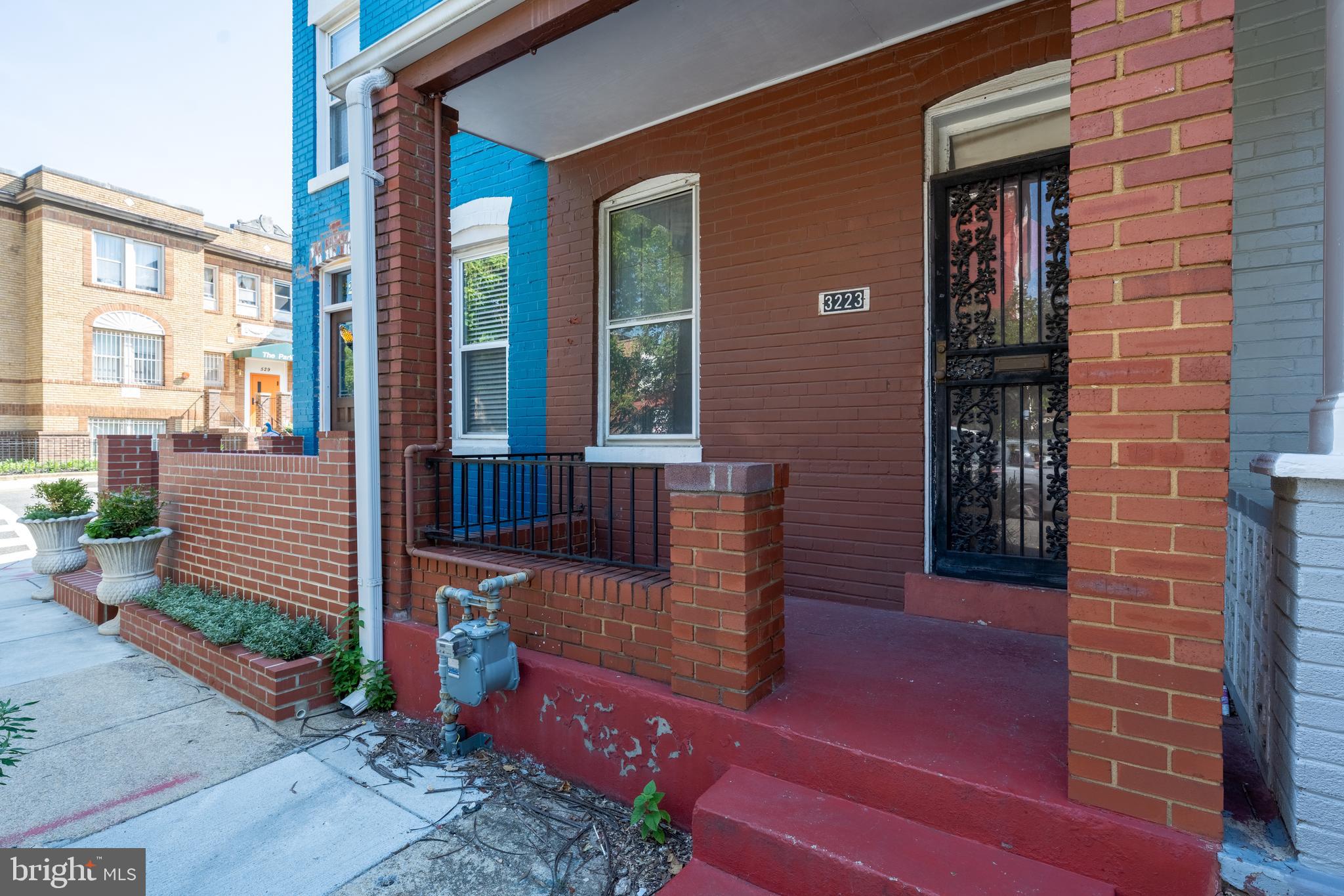 3223 6TH STREET NW