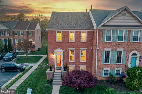 Photo of 12312 Fox Lake Court, FAIRFAX, VA 22033 (MLS # VAFX2300700)