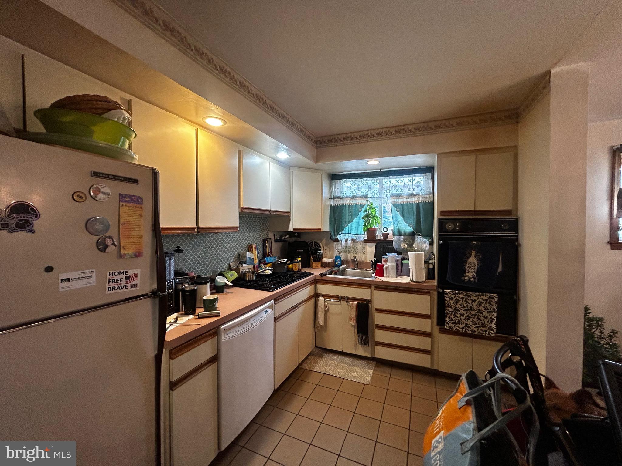 PHILADELPHIA (NORTHEAST) - Residential