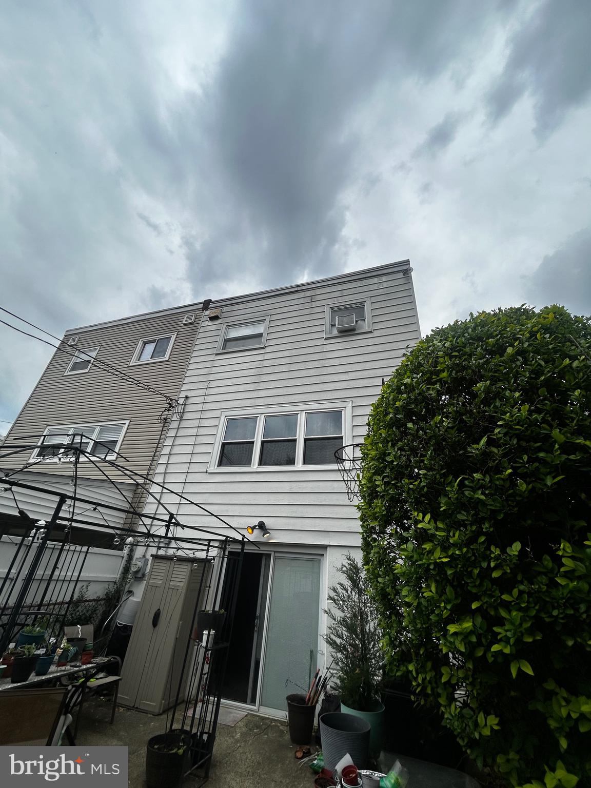 PHILADELPHIA (NORTHEAST) - Residential