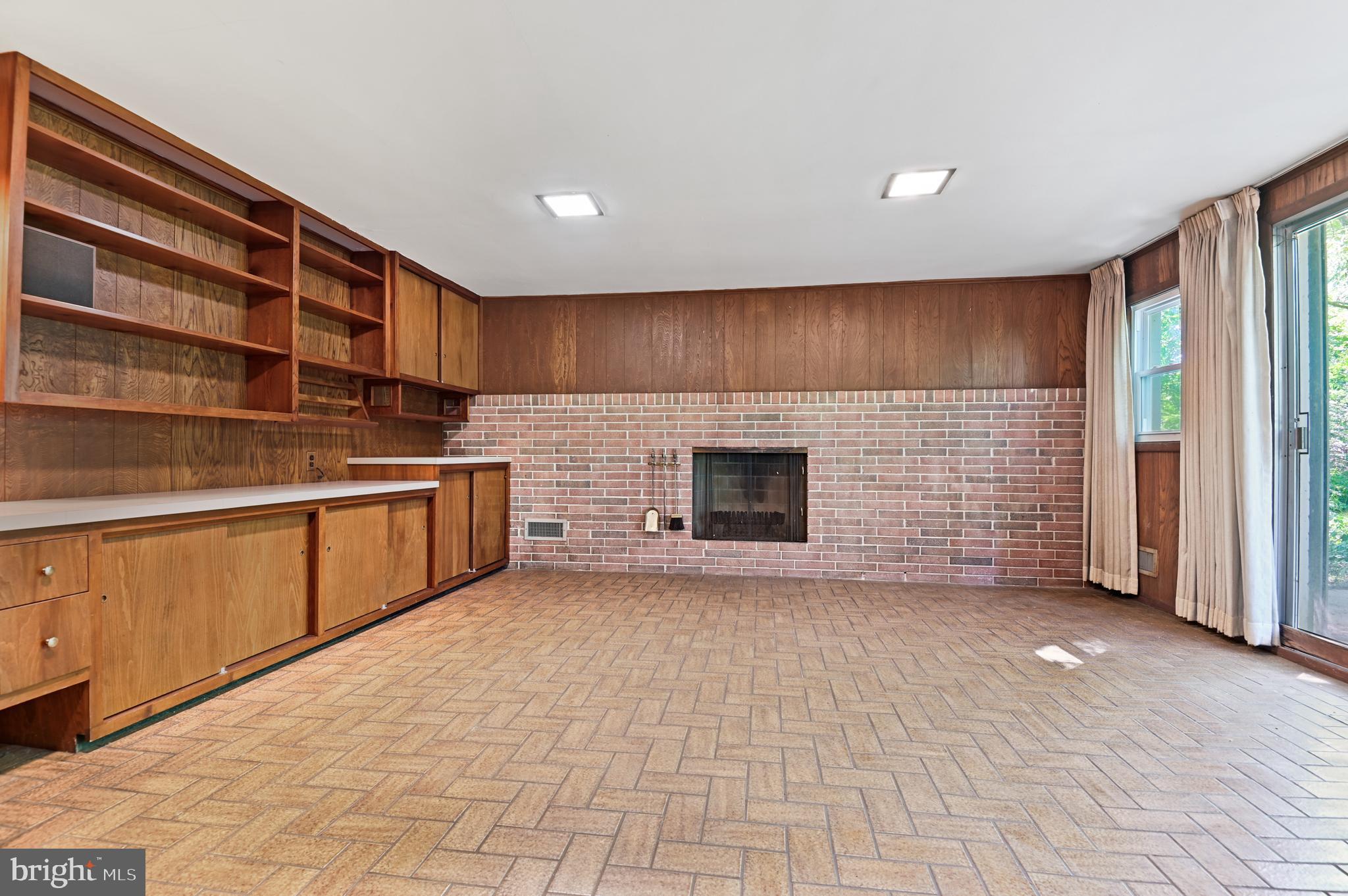 DUMBARTON HEIGHTS - Residential