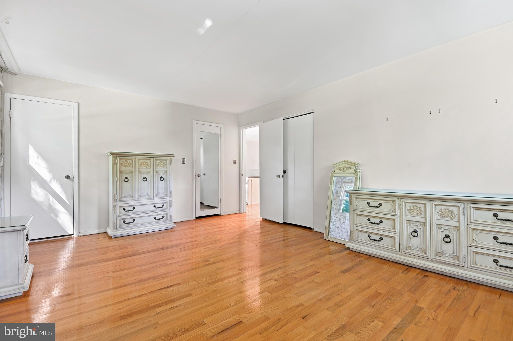 DUMBARTON HEIGHTS - Residential