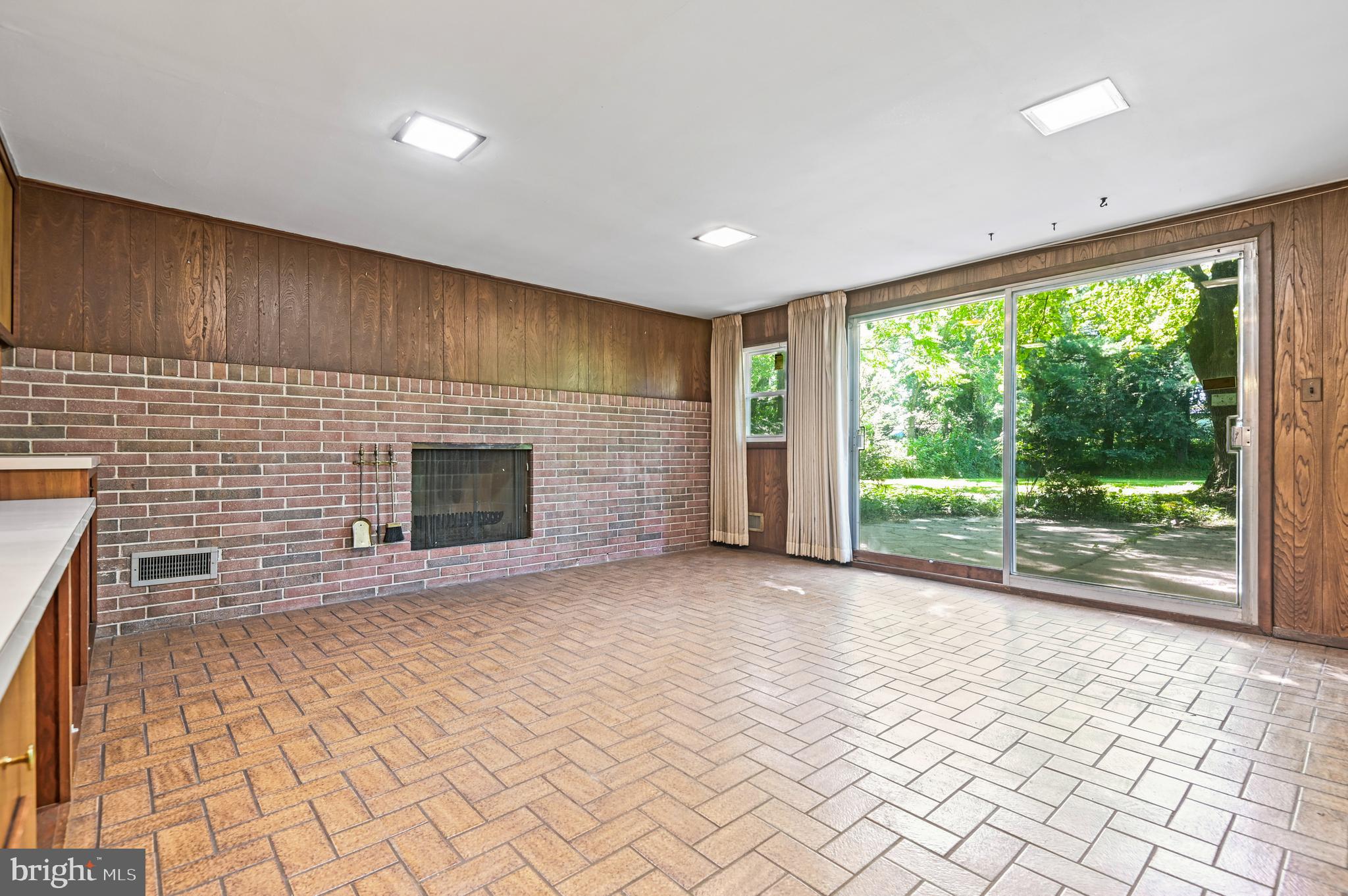 DUMBARTON HEIGHTS - Residential