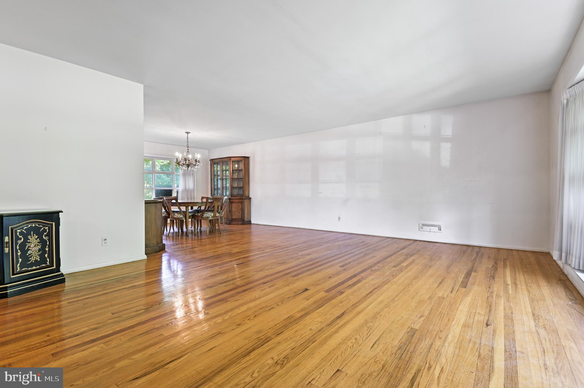 DUMBARTON HEIGHTS - Residential