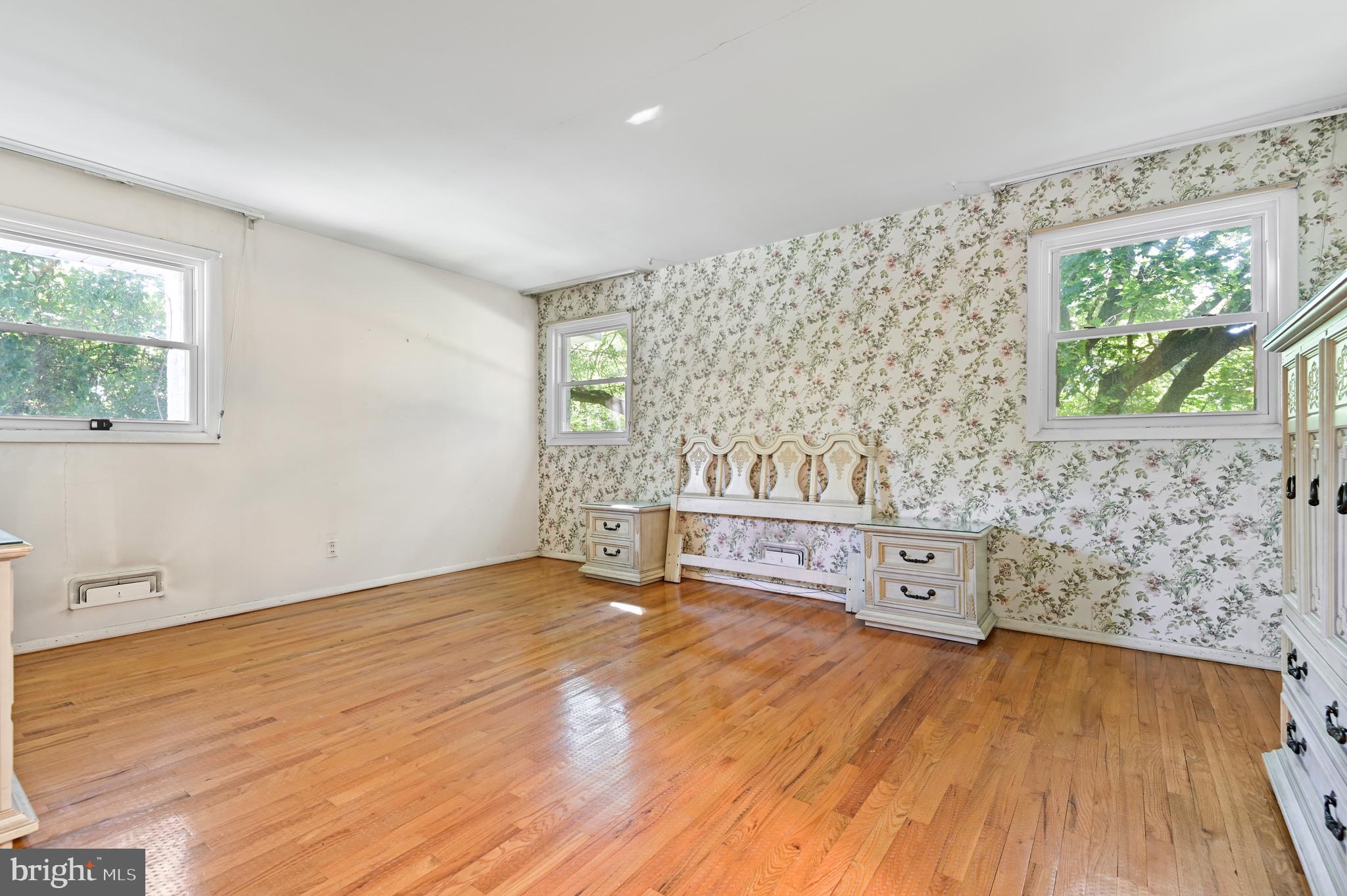 DUMBARTON HEIGHTS - Residential