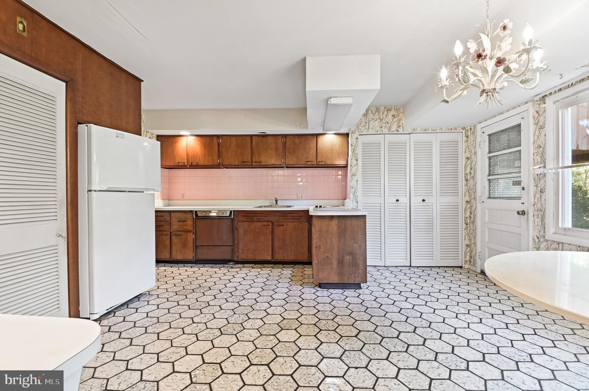 DUMBARTON HEIGHTS - Residential