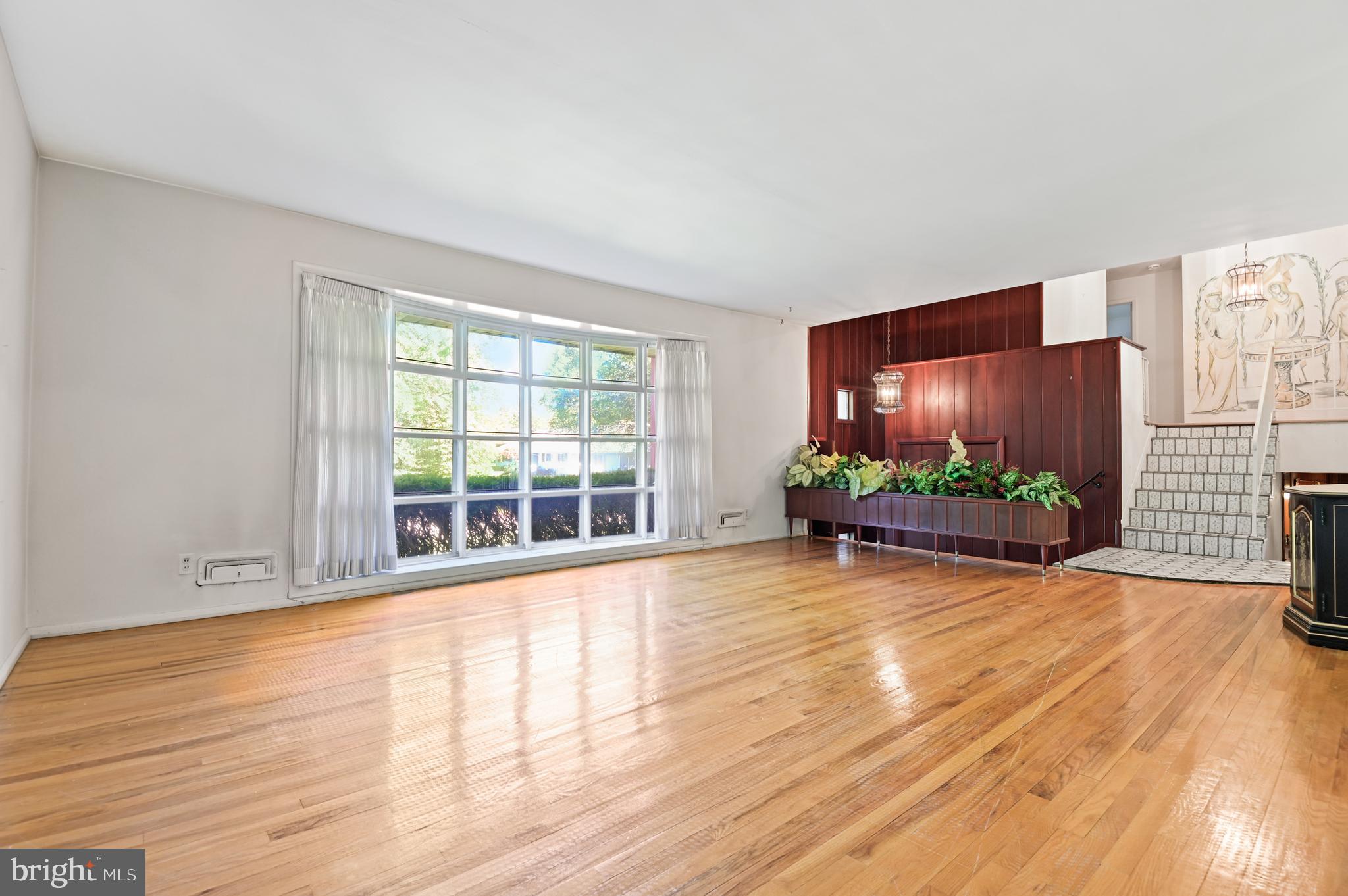 DUMBARTON HEIGHTS - Residential