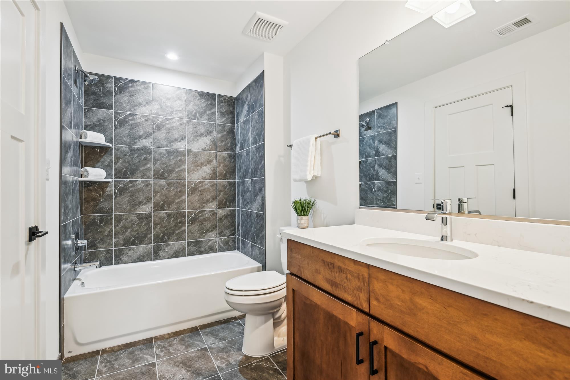 HOMEWOOD - Residential