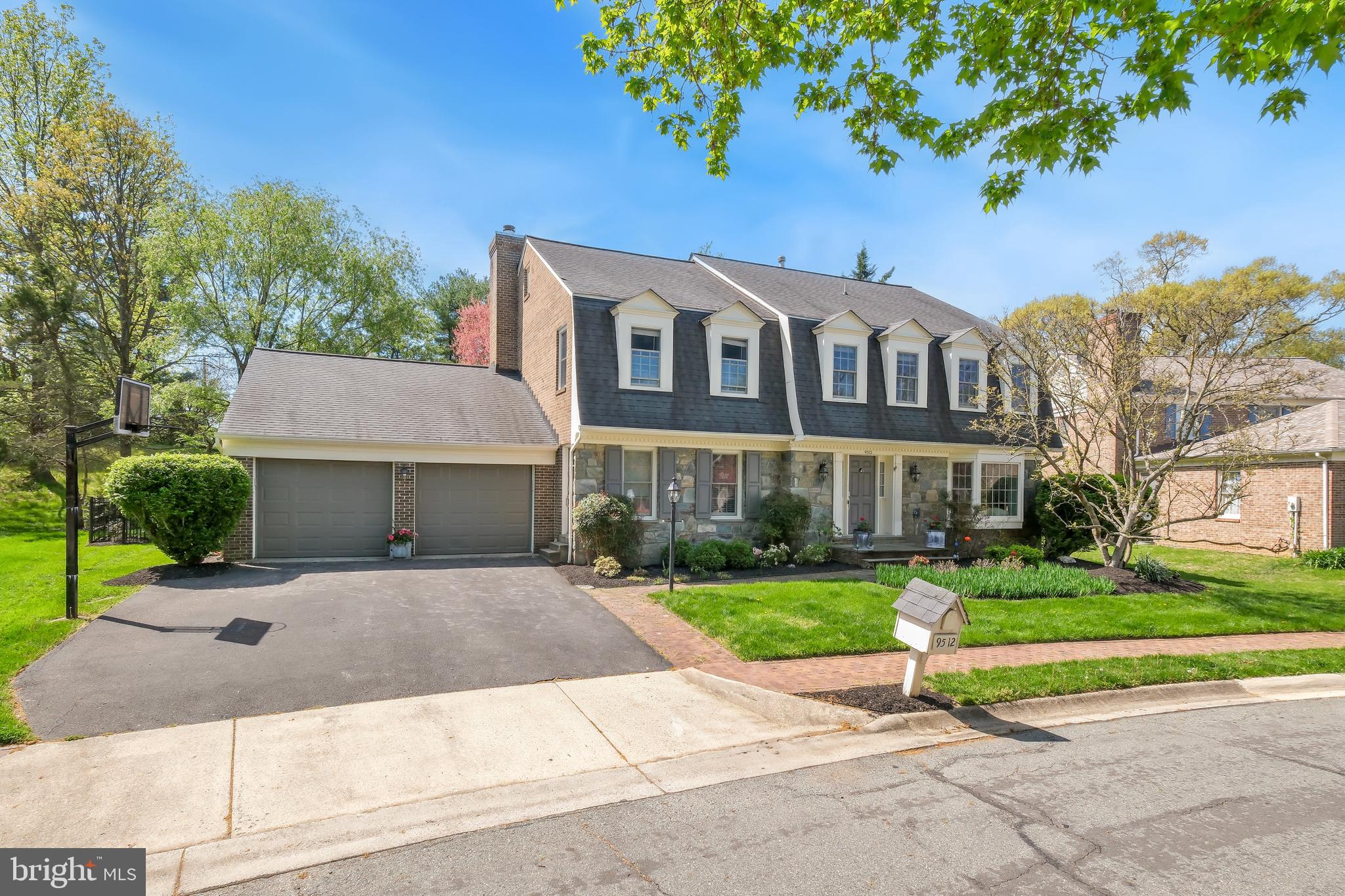 9512 FOX HOLLOW DRIVE