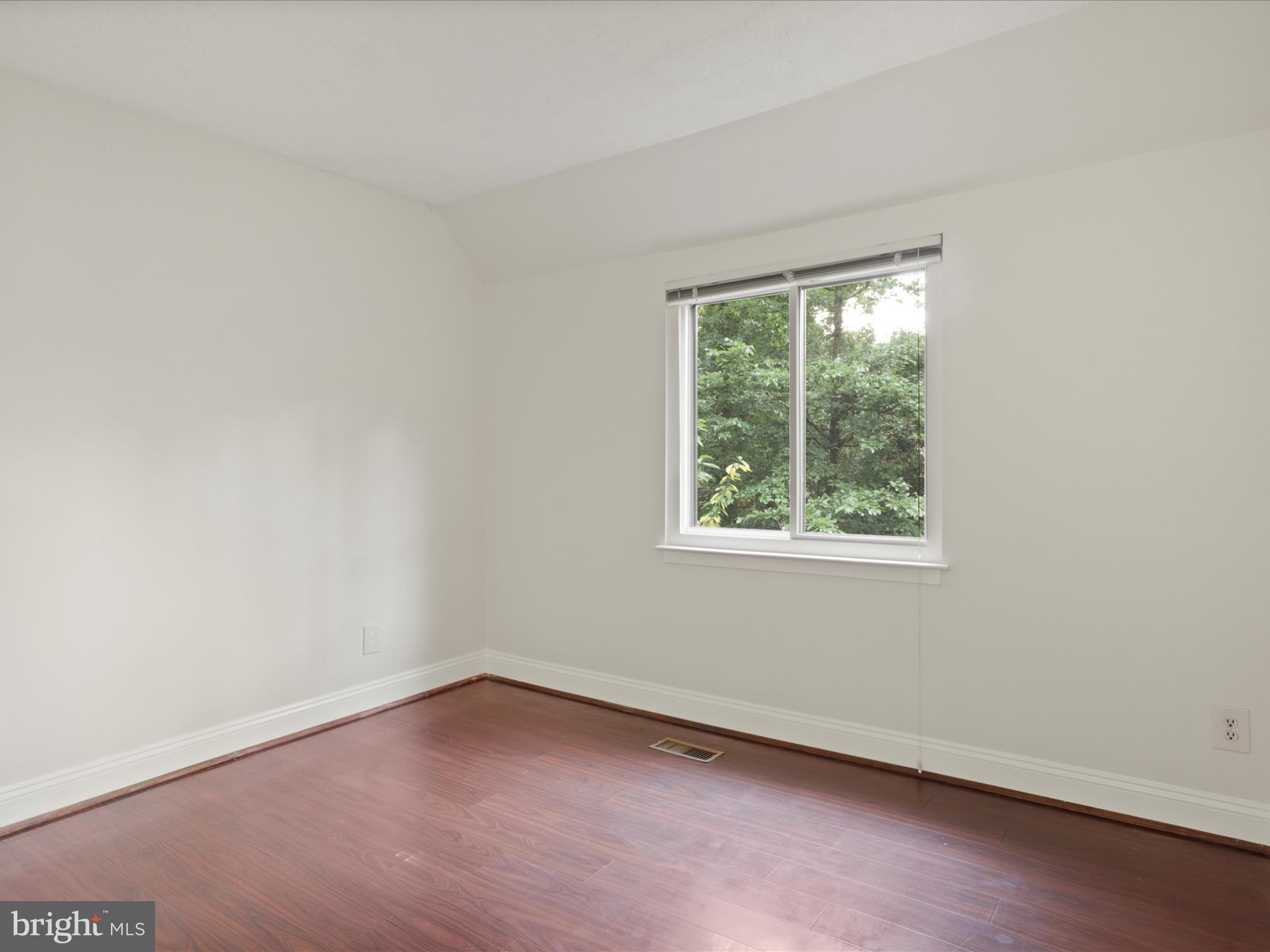 RESTON - Residential Lease