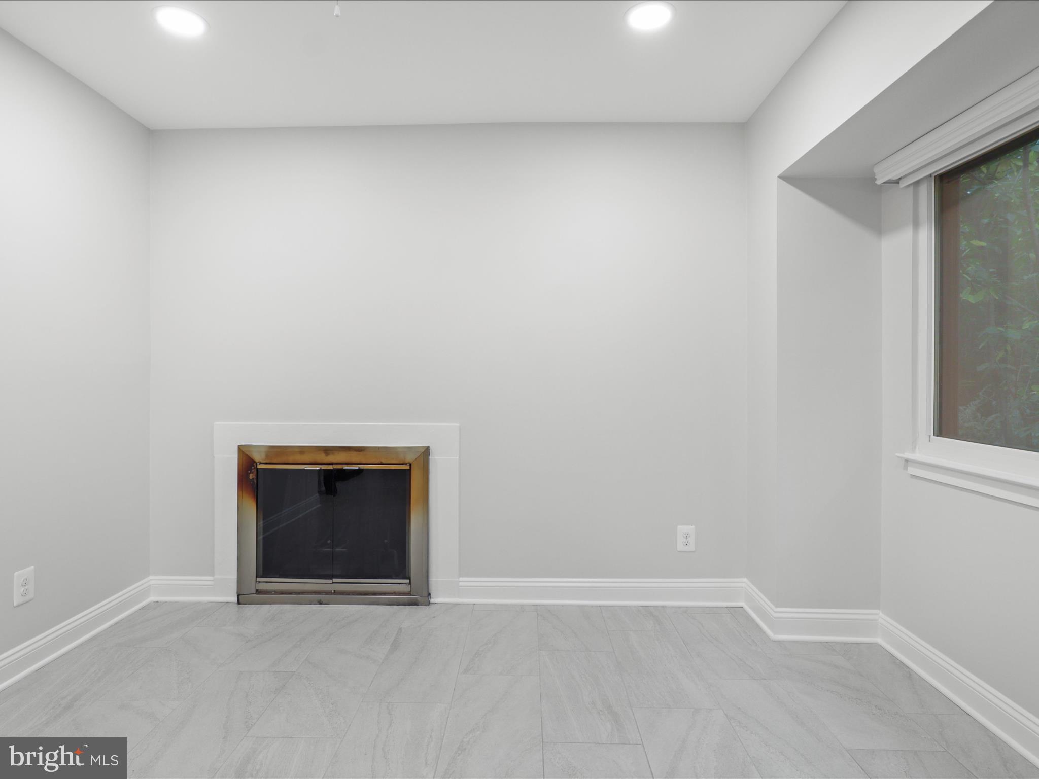 RESTON - Residential Lease