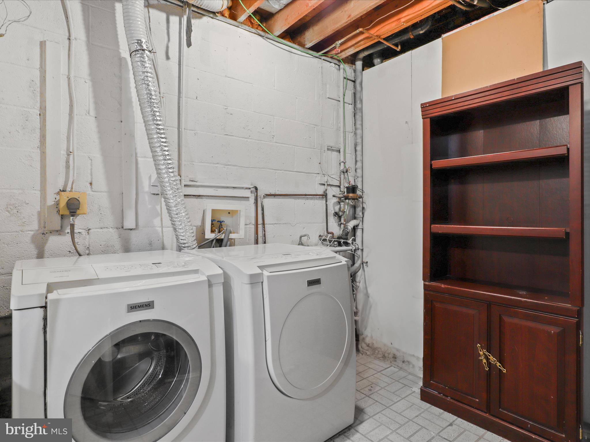 RESTON - Residential Lease