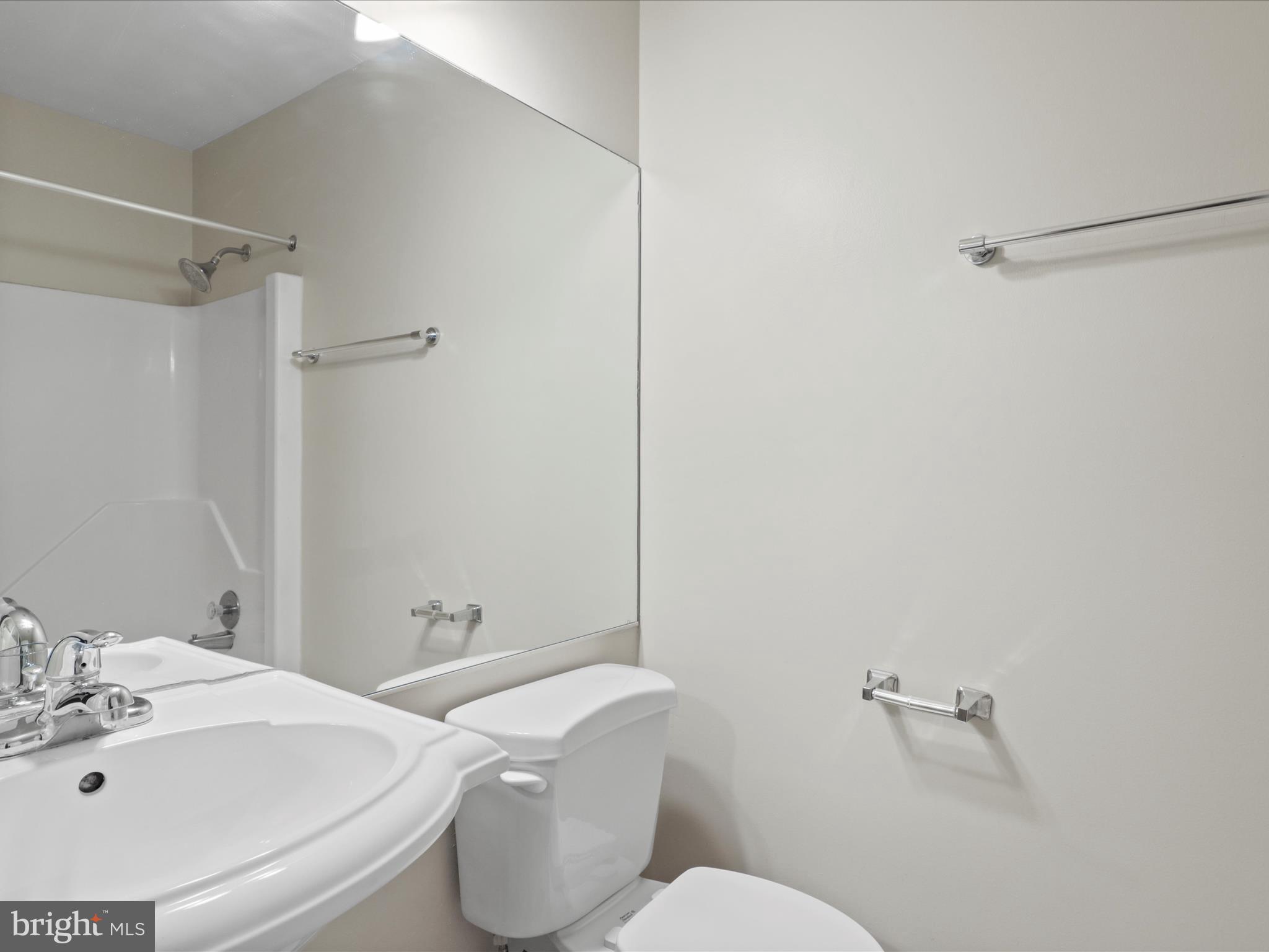 RESTON - Residential Lease