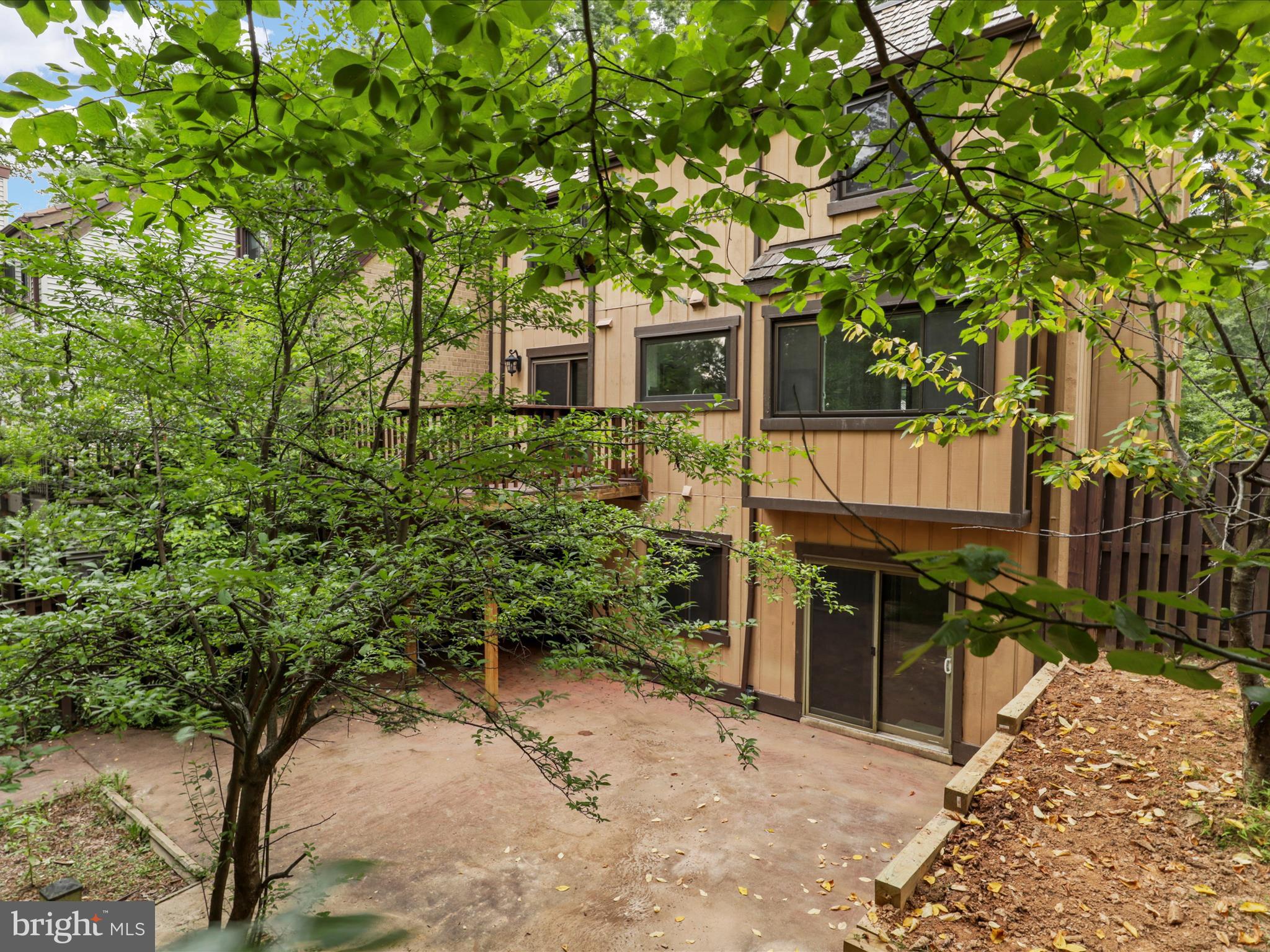 RESTON - Residential Lease