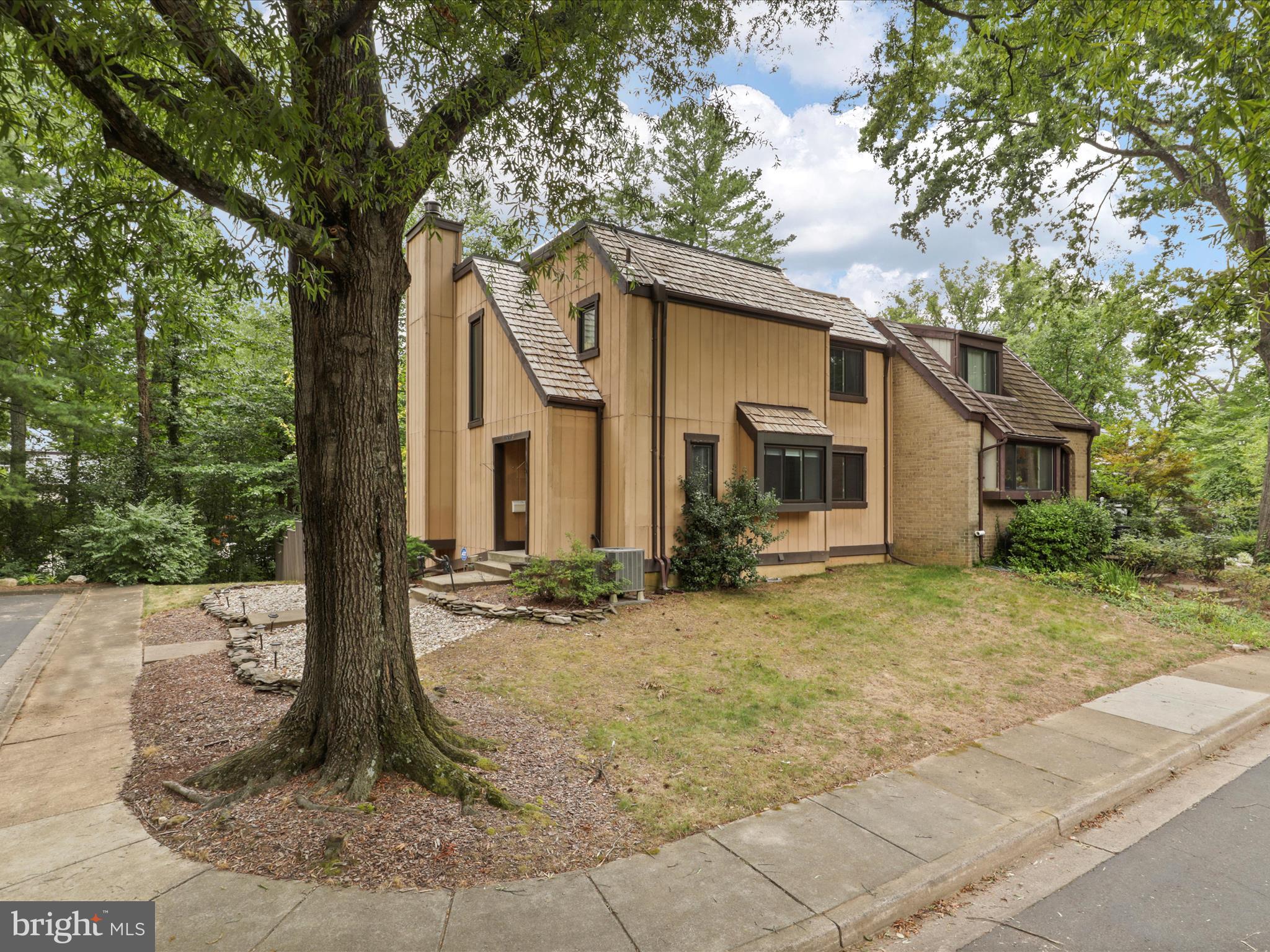 RESTON - Residential Lease