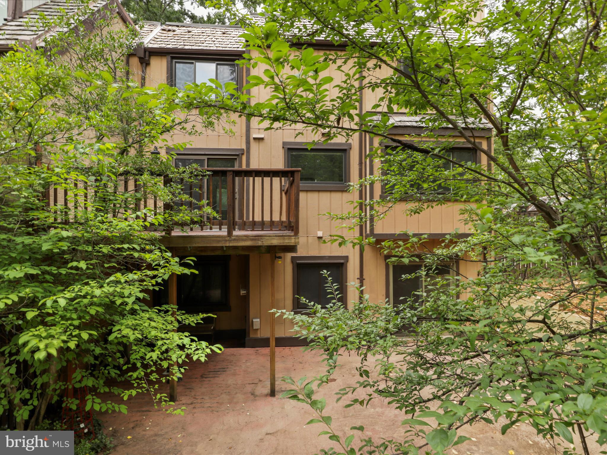 RESTON - Residential Lease