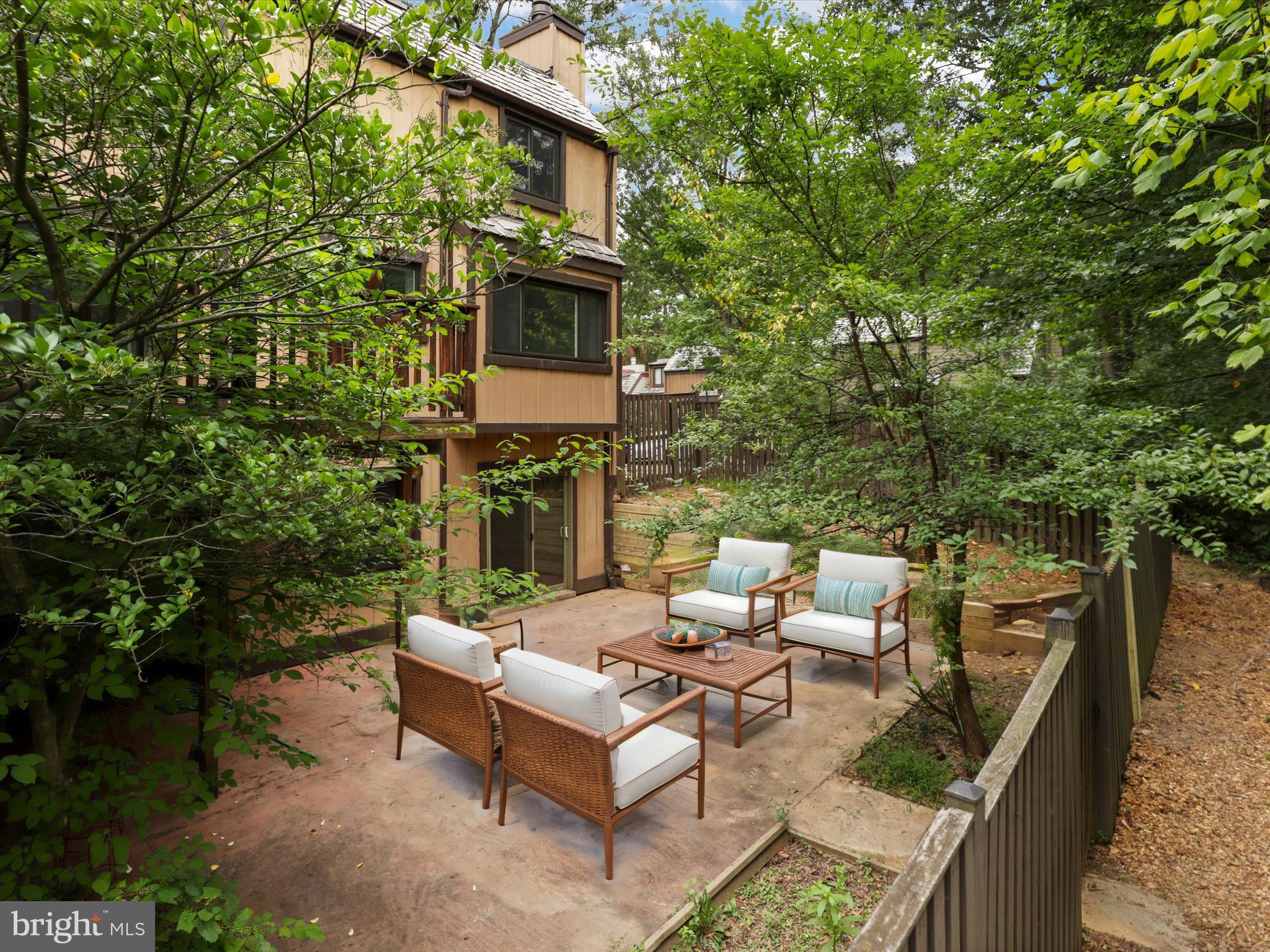 RESTON - Residential Lease