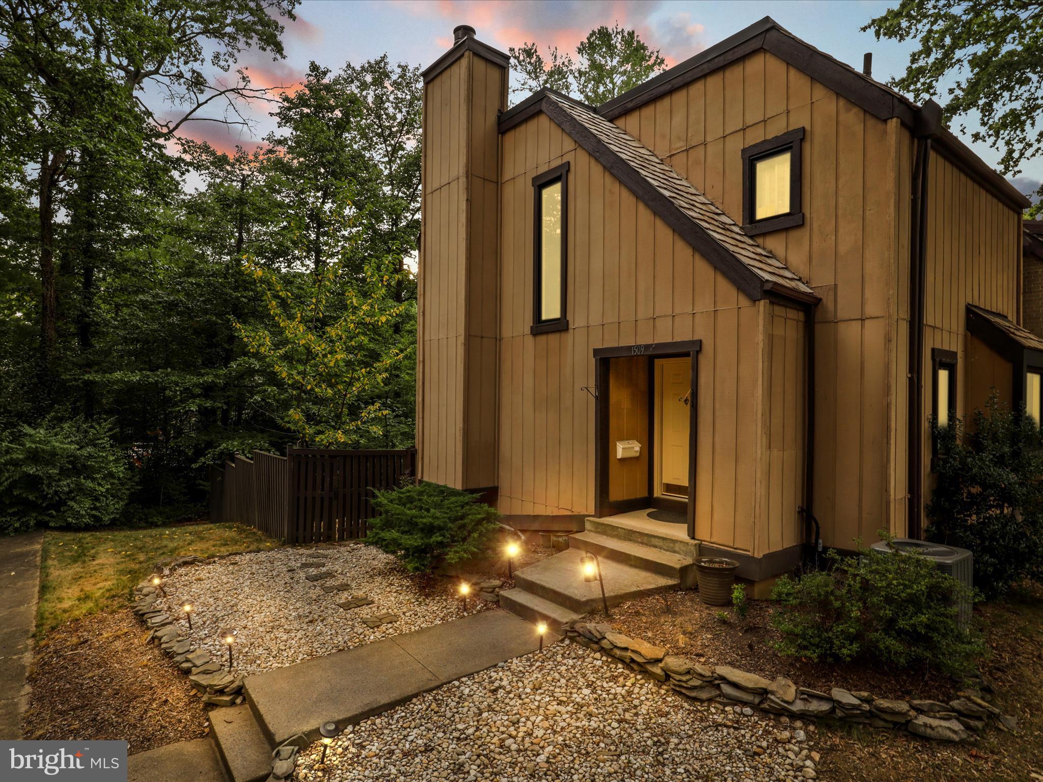 RESTON - Residential Lease