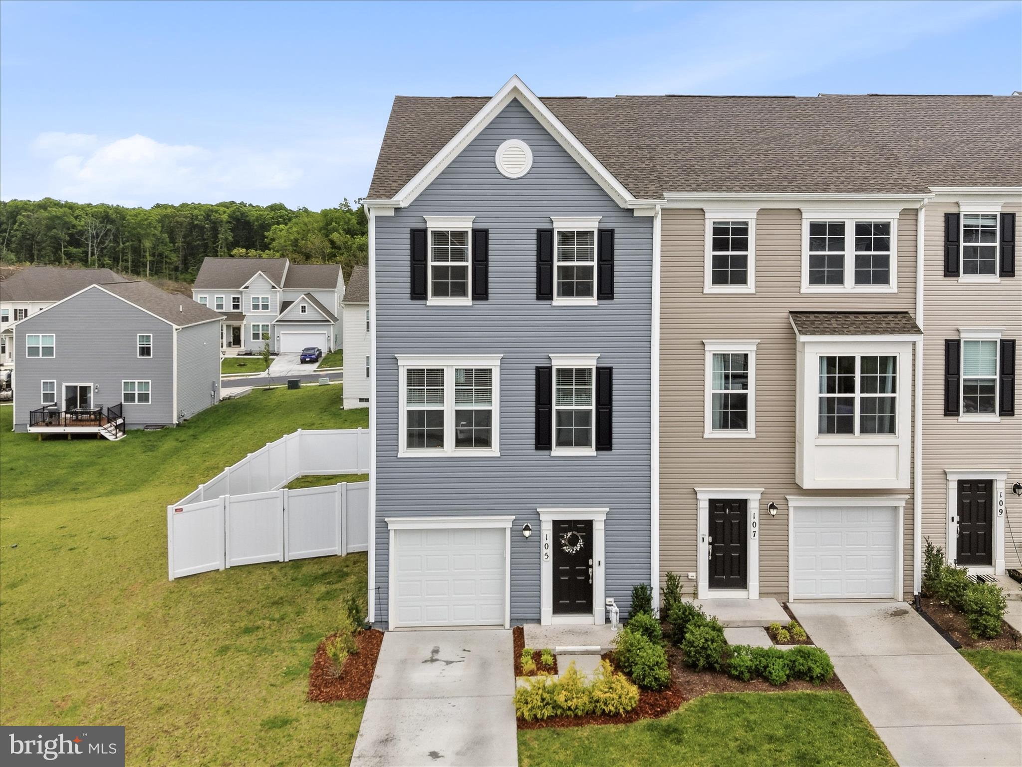 SENSENY VILLAGE - Residential