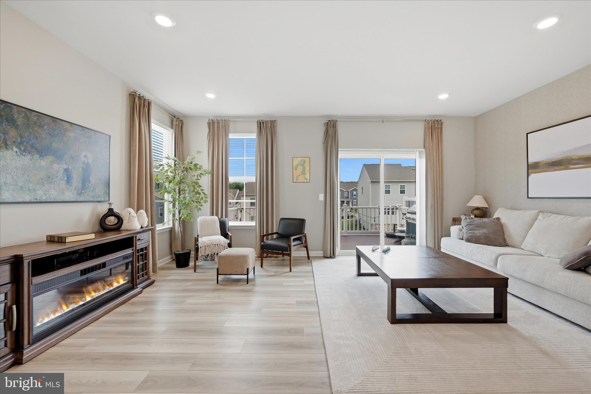 SENSENY VILLAGE - Residential
