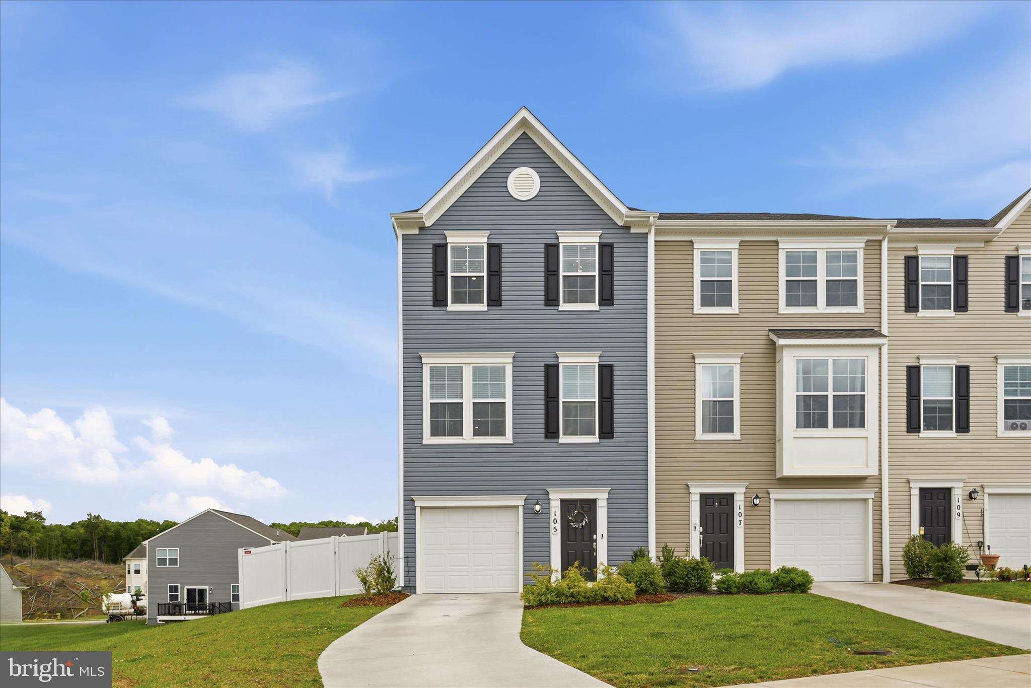 SENSENY VILLAGE - Residential