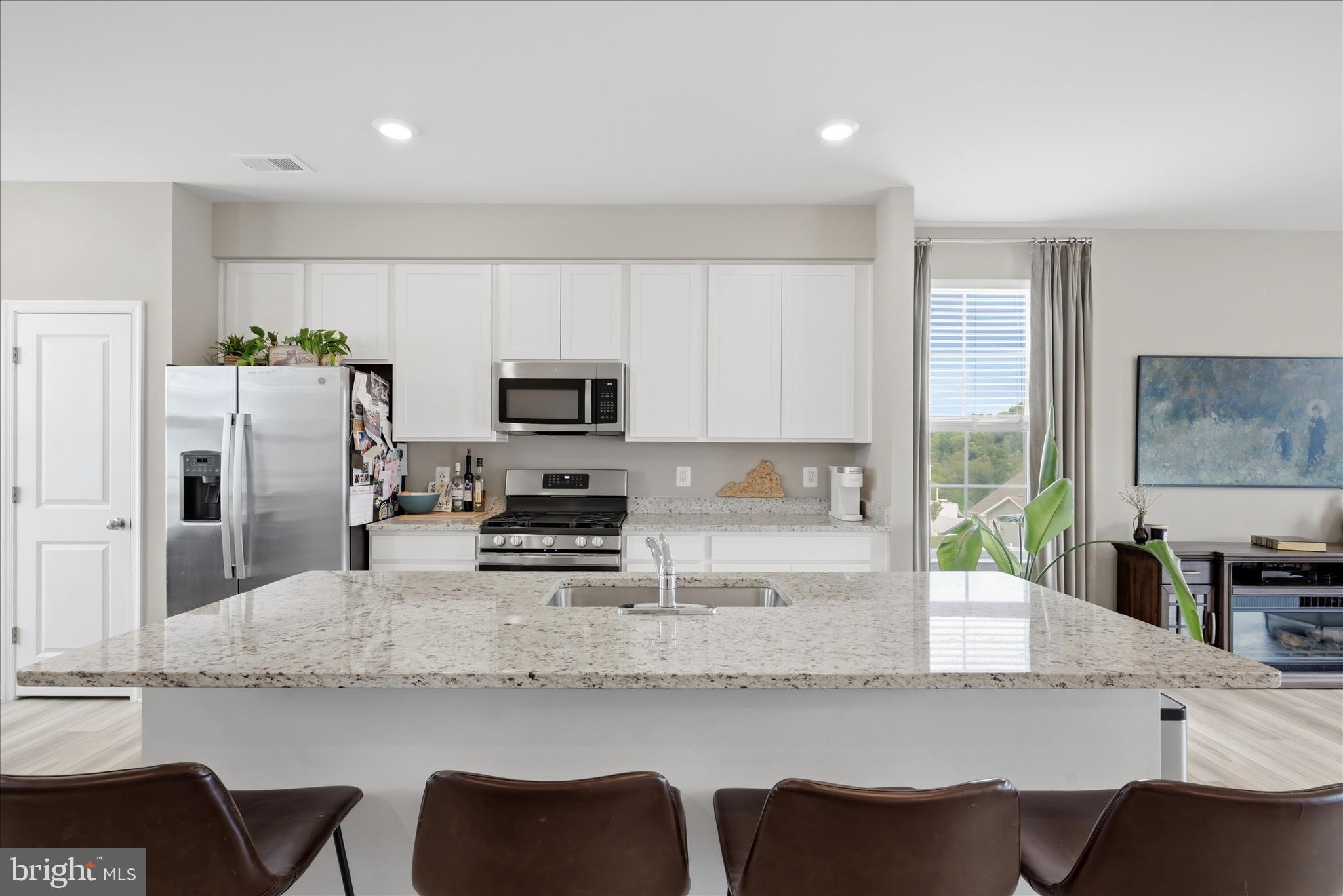 SENSENY VILLAGE - Residential