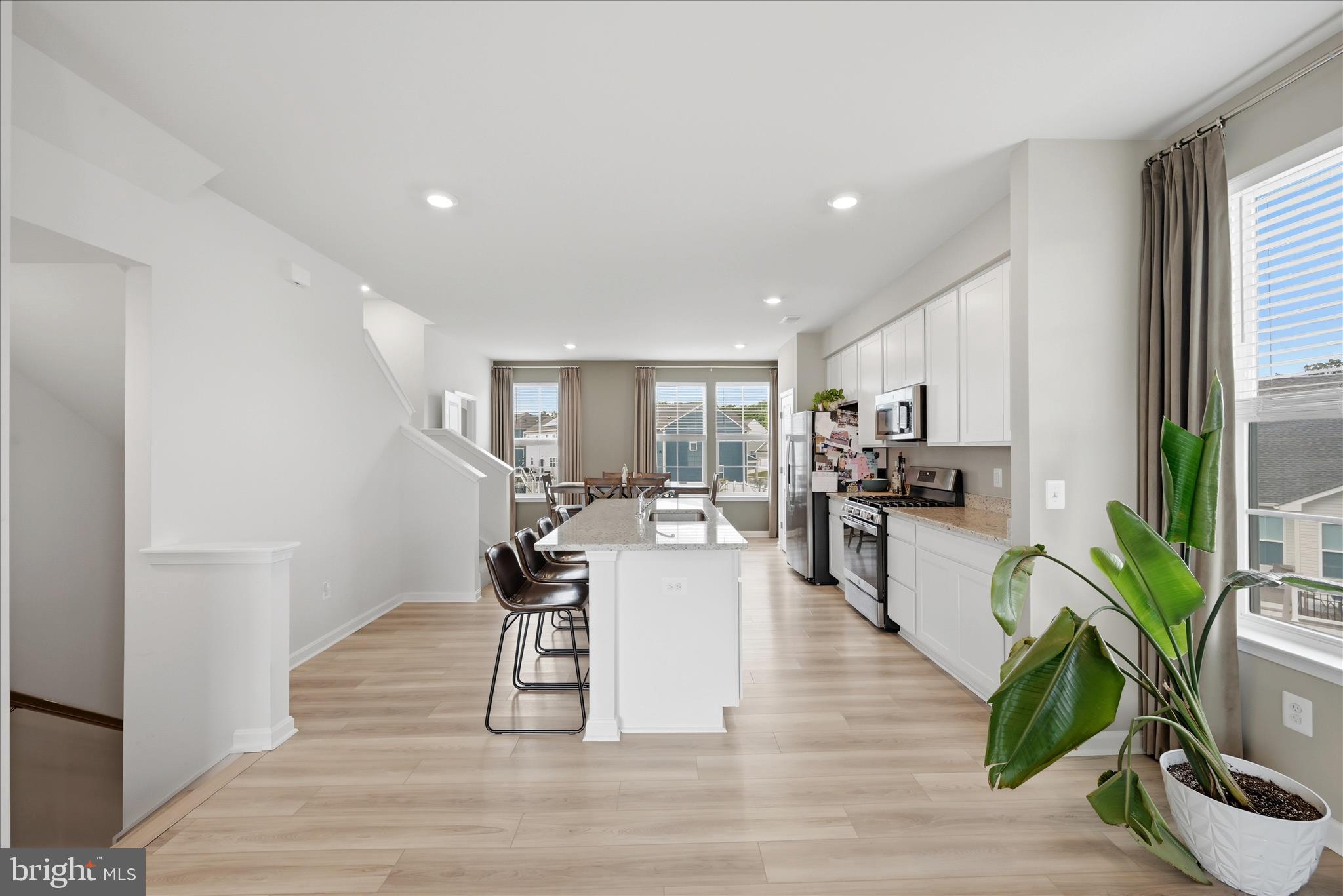 SENSENY VILLAGE - Residential