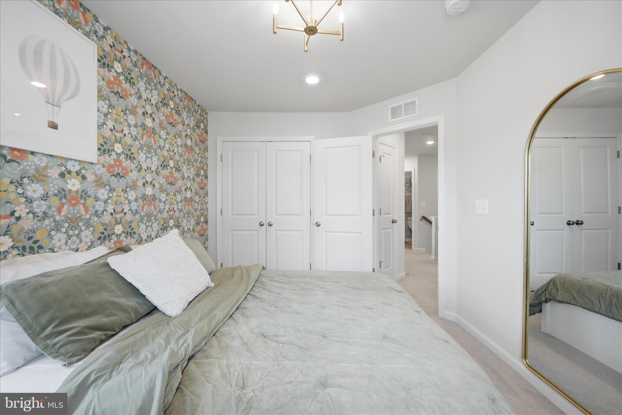 SENSENY VILLAGE - Residential