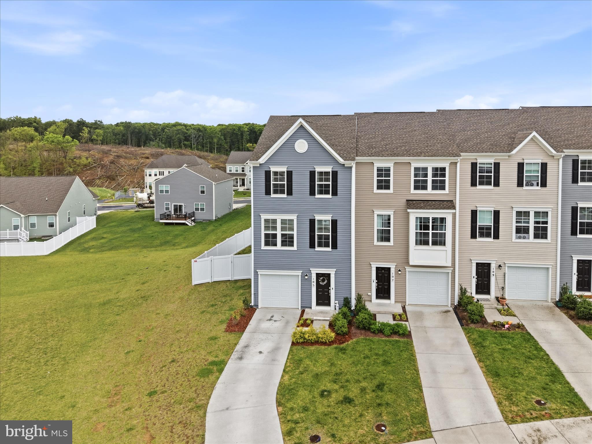 SENSENY VILLAGE - Residential