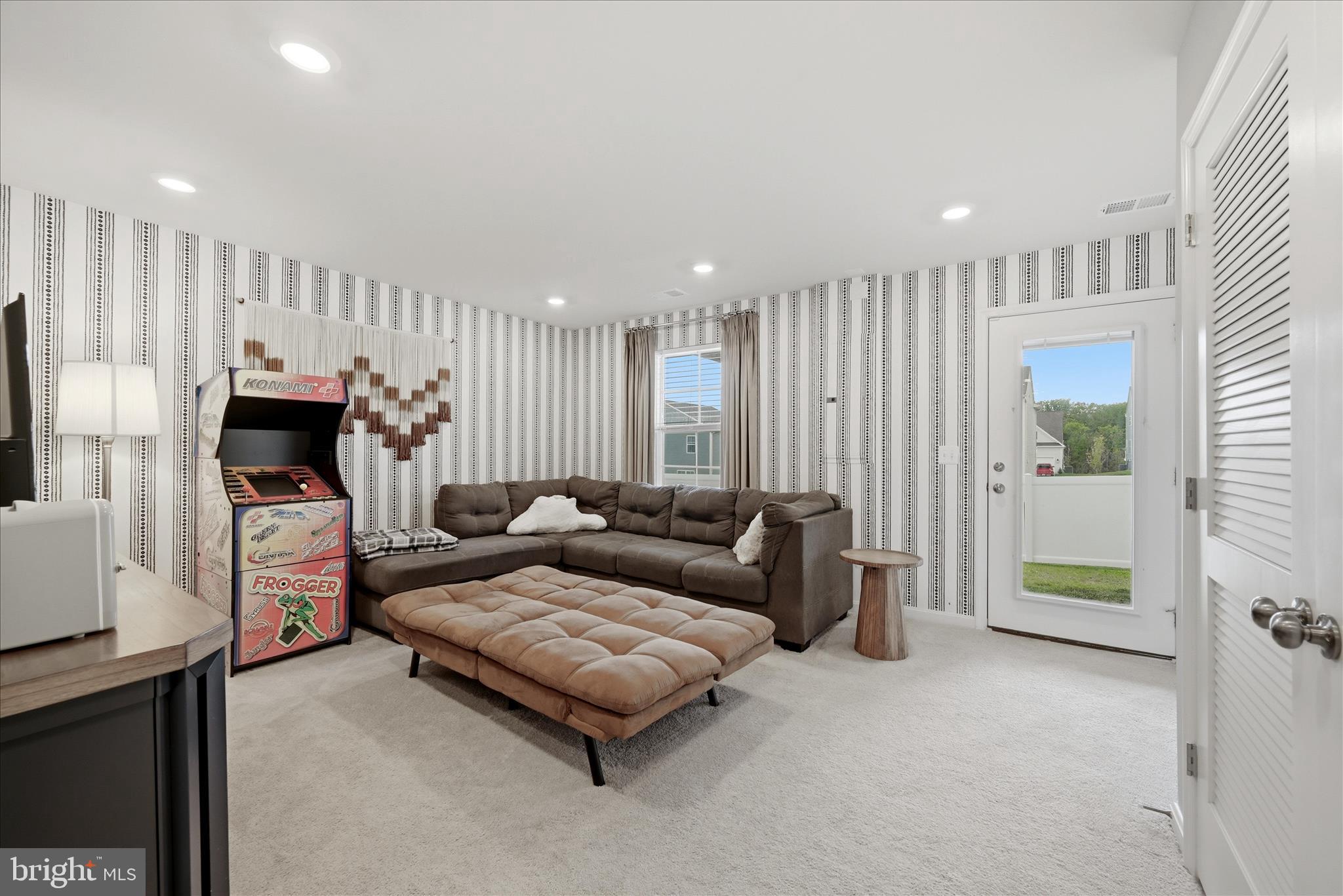 SENSENY VILLAGE - Residential