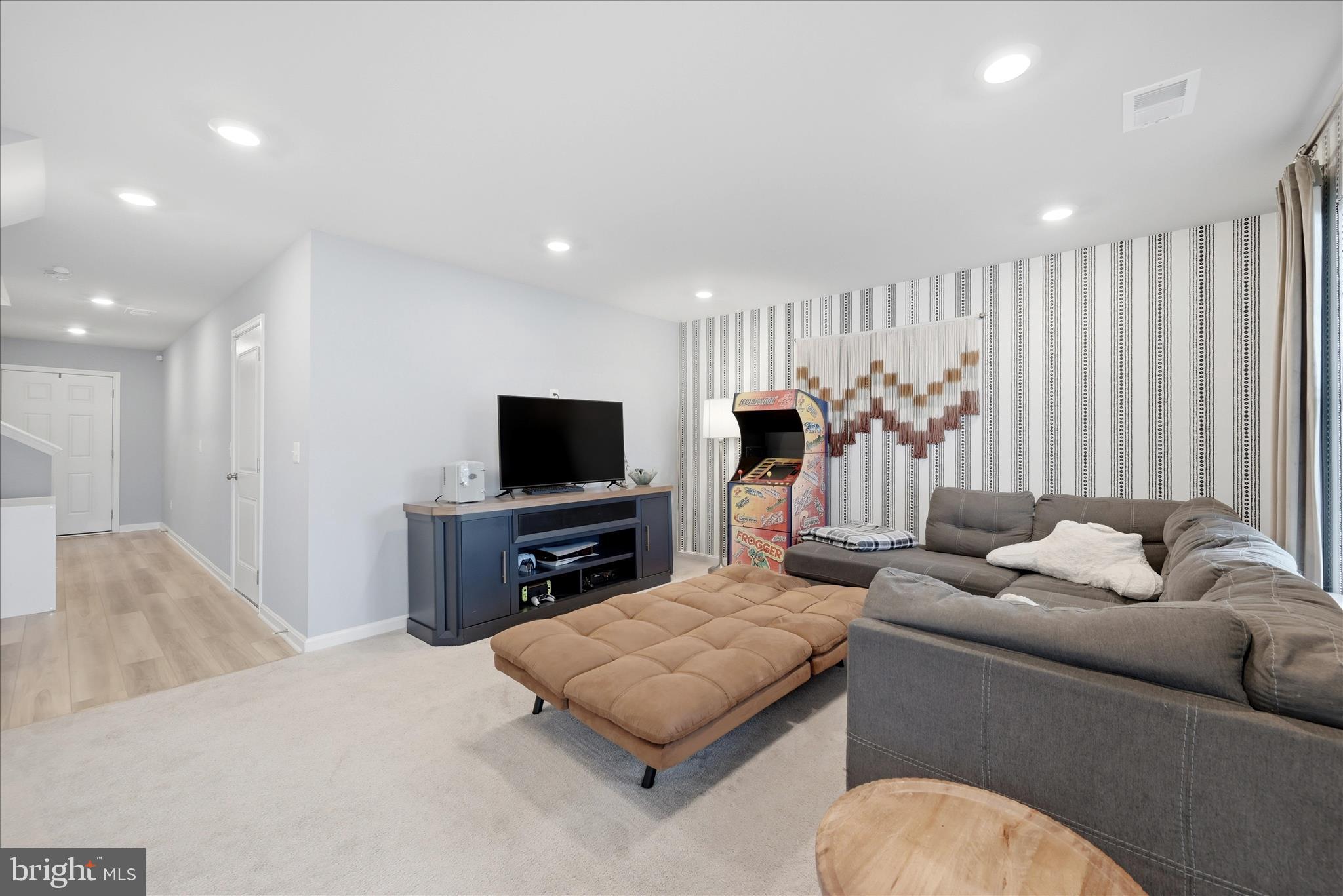 SENSENY VILLAGE - Residential