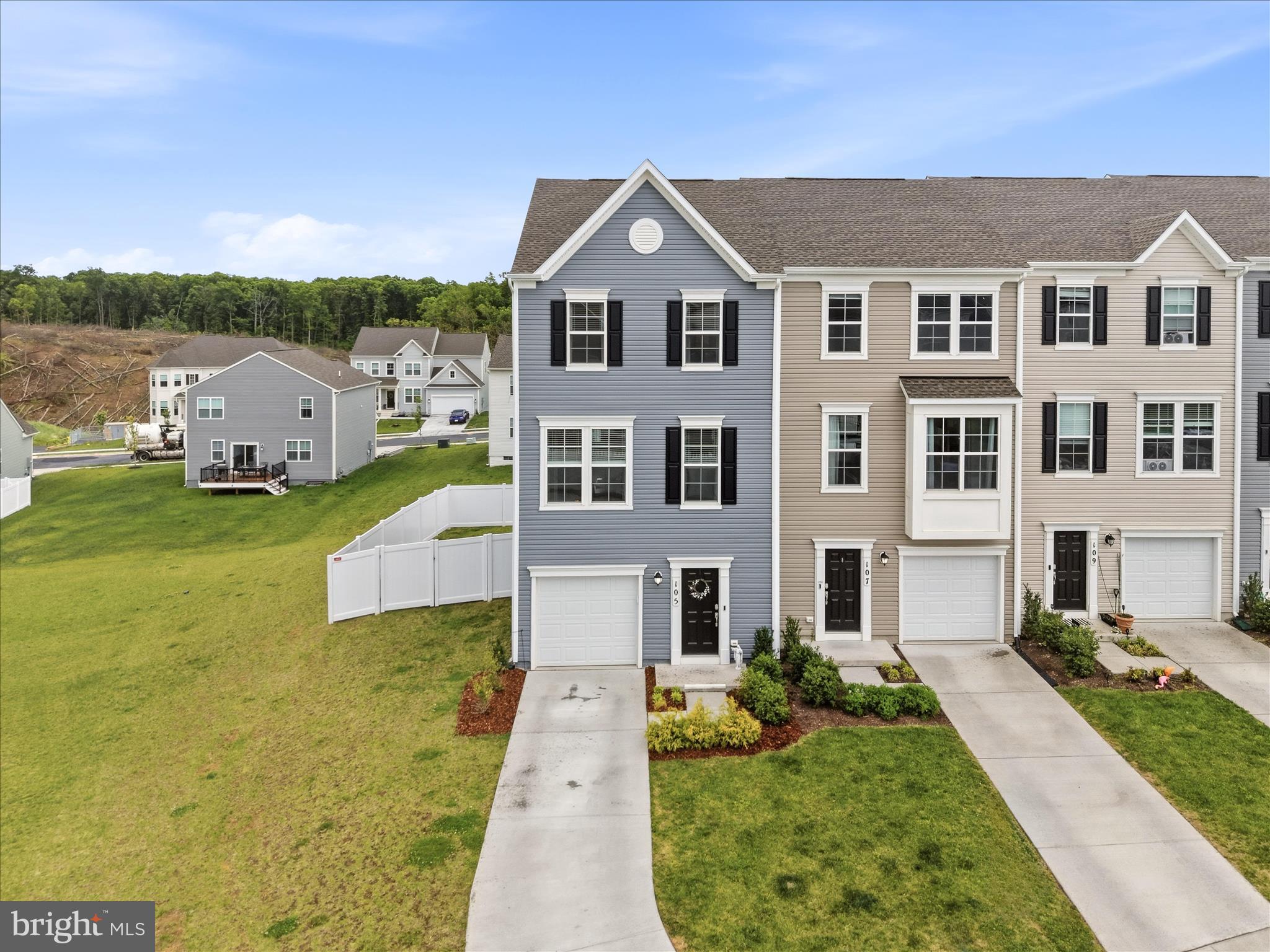 SENSENY VILLAGE - Residential