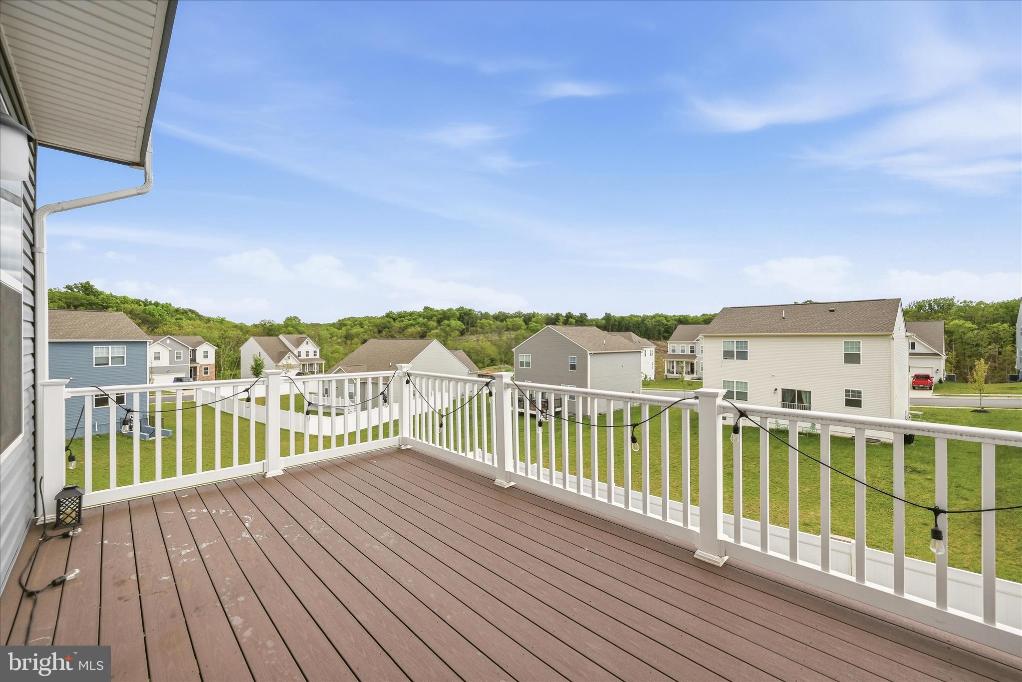 SENSENY VILLAGE - Residential