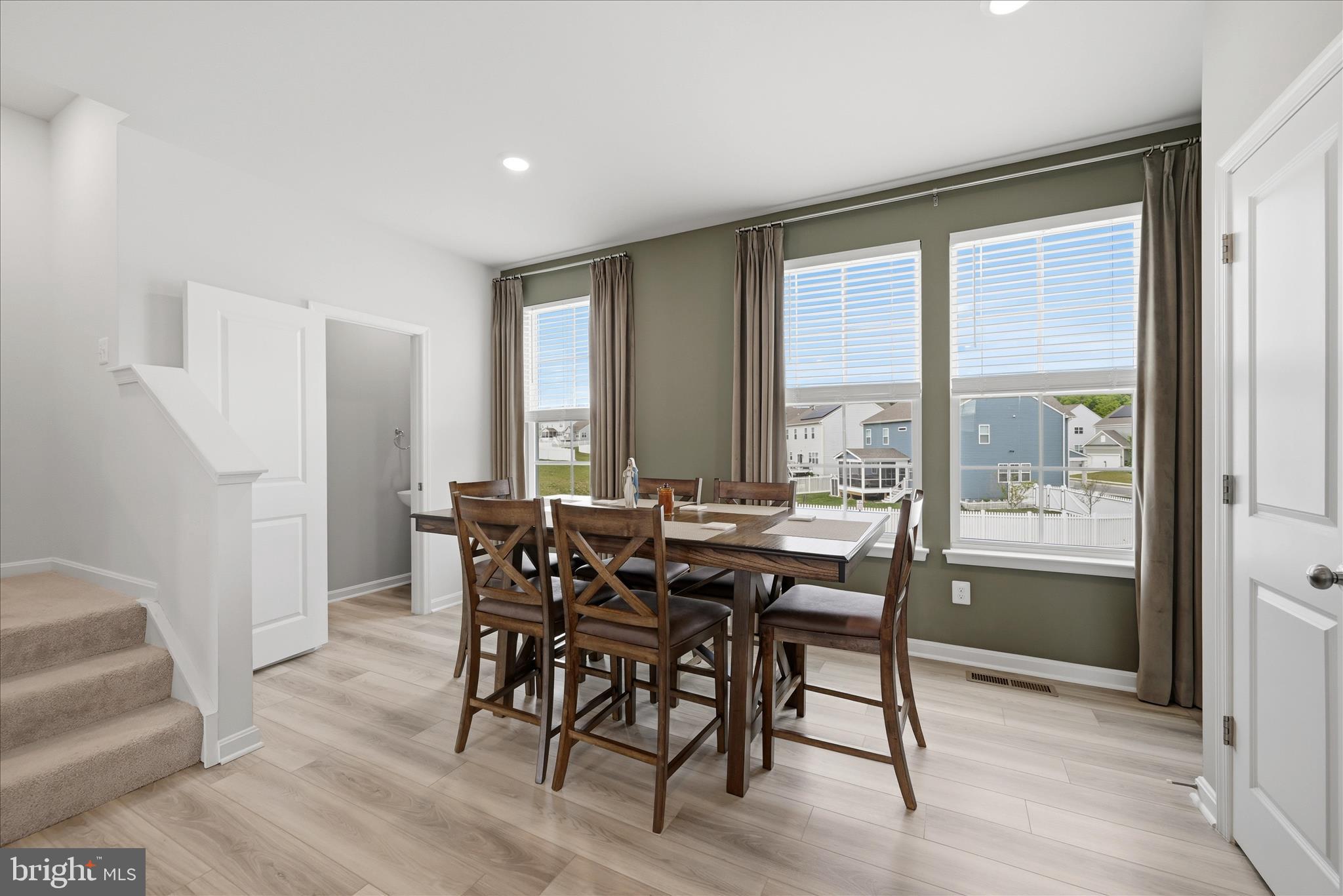 SENSENY VILLAGE - Residential
