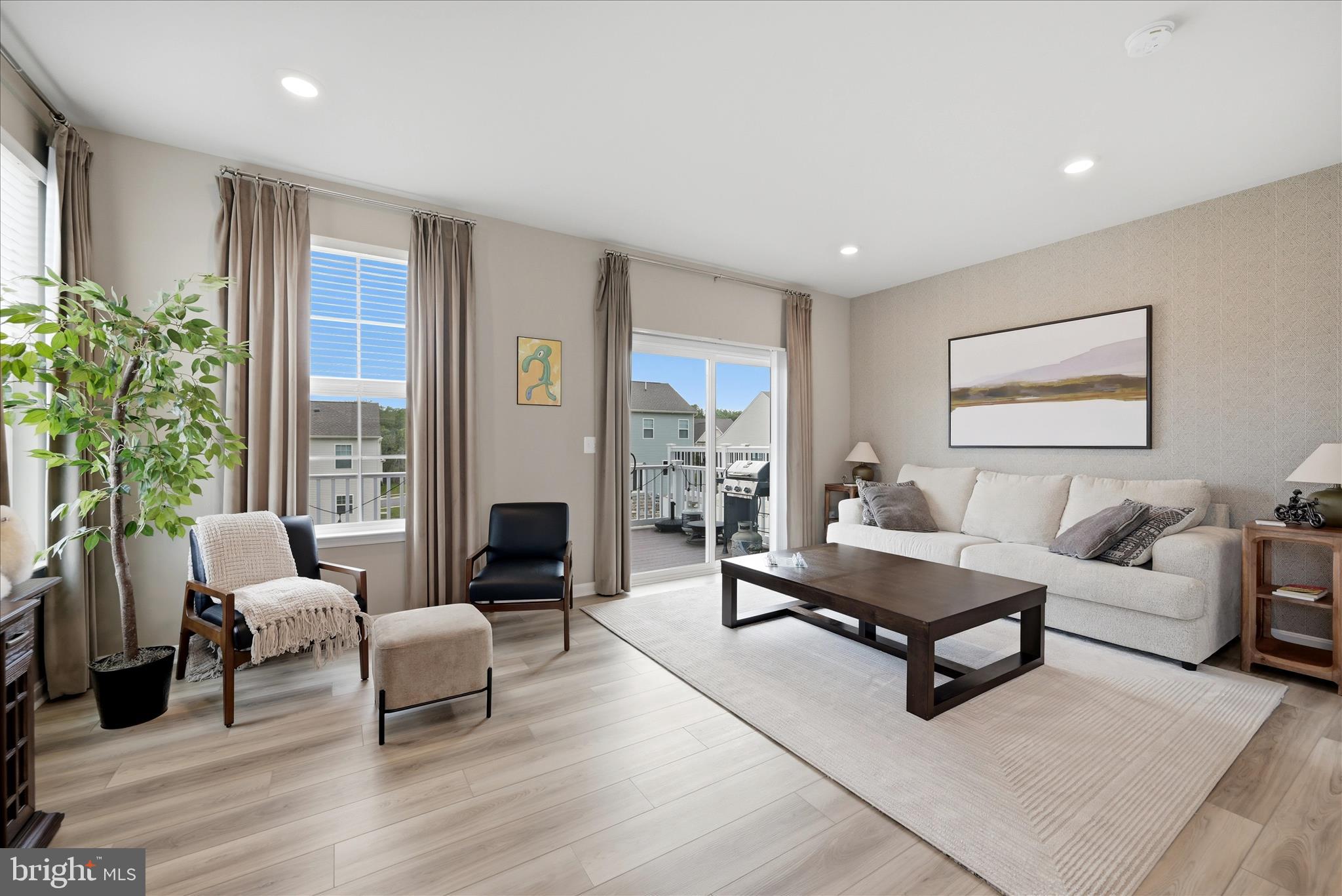 SENSENY VILLAGE - Residential