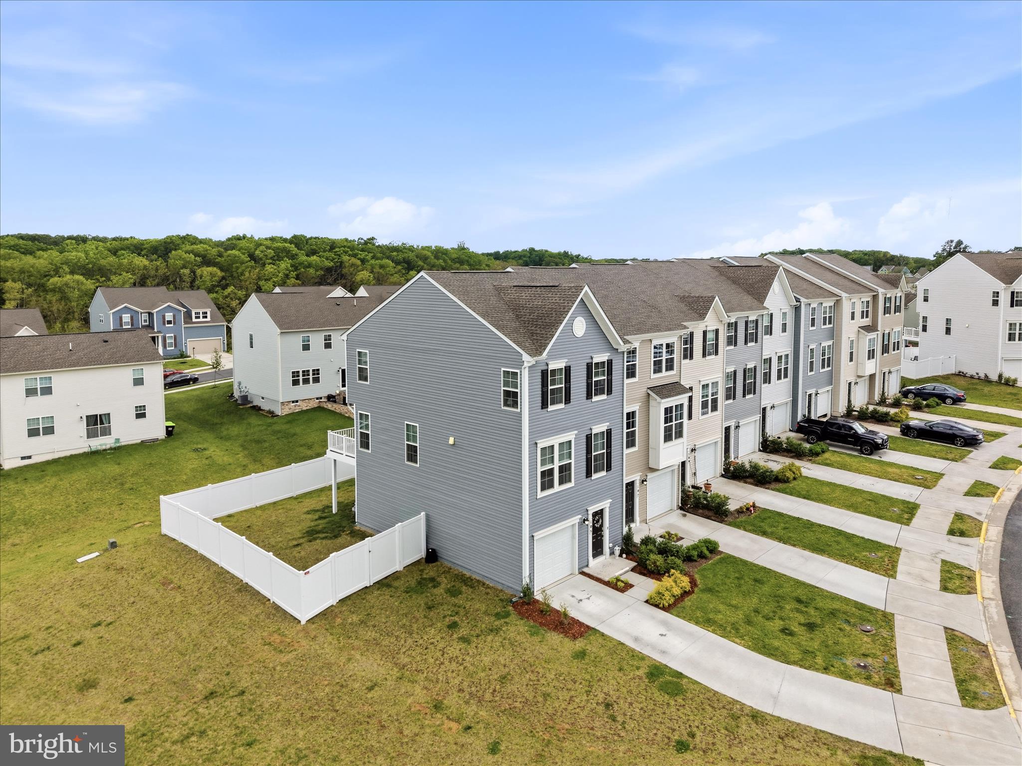 SENSENY VILLAGE - Residential