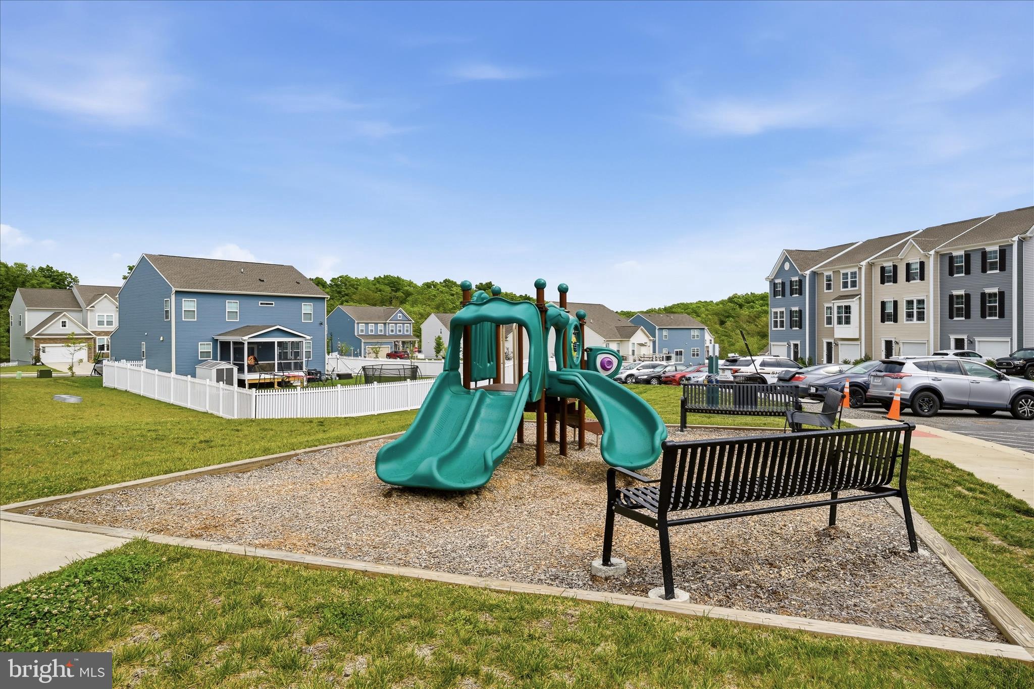 SENSENY VILLAGE - Residential