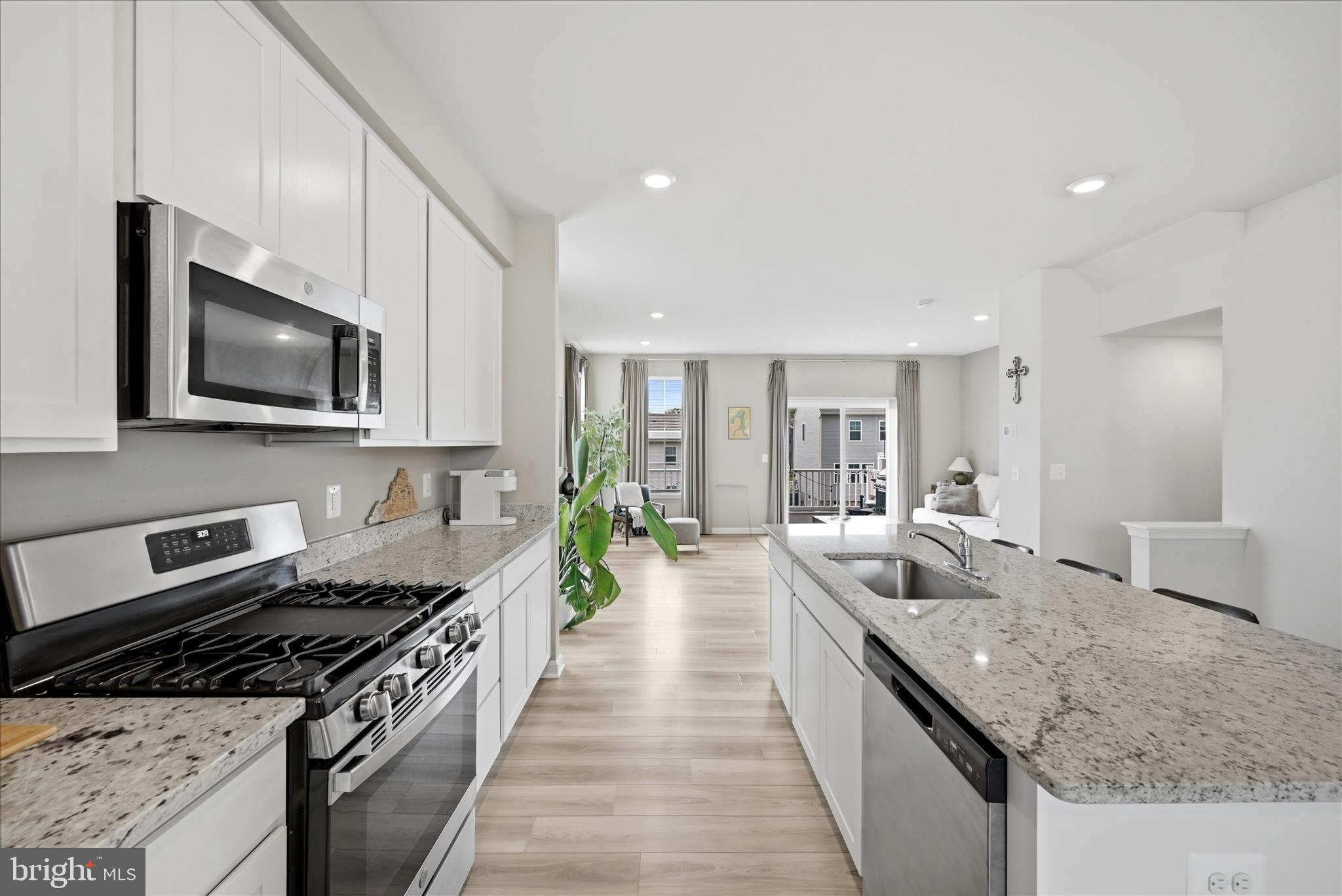 SENSENY VILLAGE - Residential