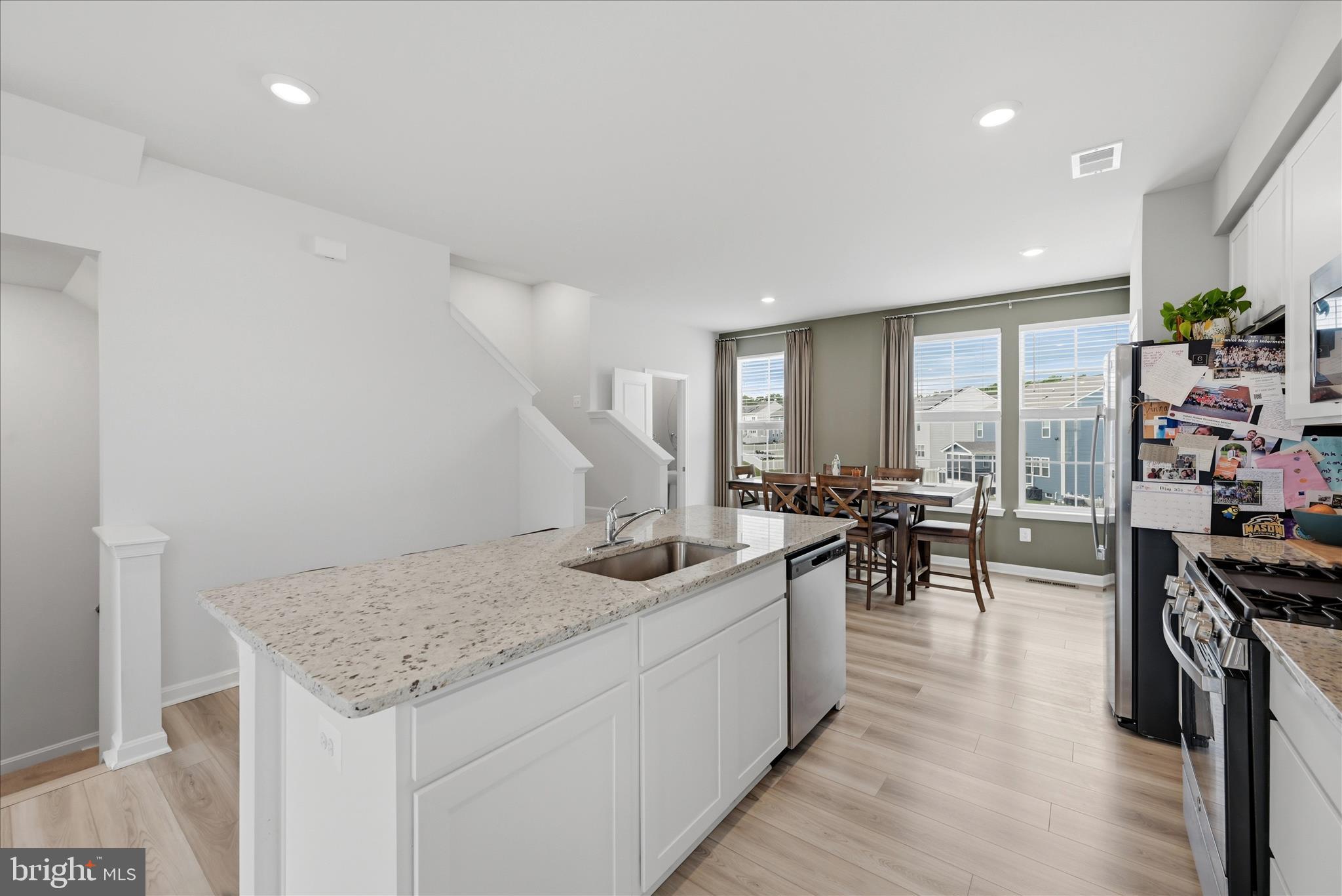 SENSENY VILLAGE - Residential