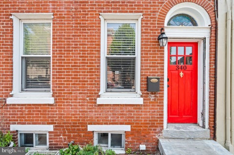 Townhouse For Rent - 340 Fairmount Avenue<br/> PHILADELPHIA, PA 19123