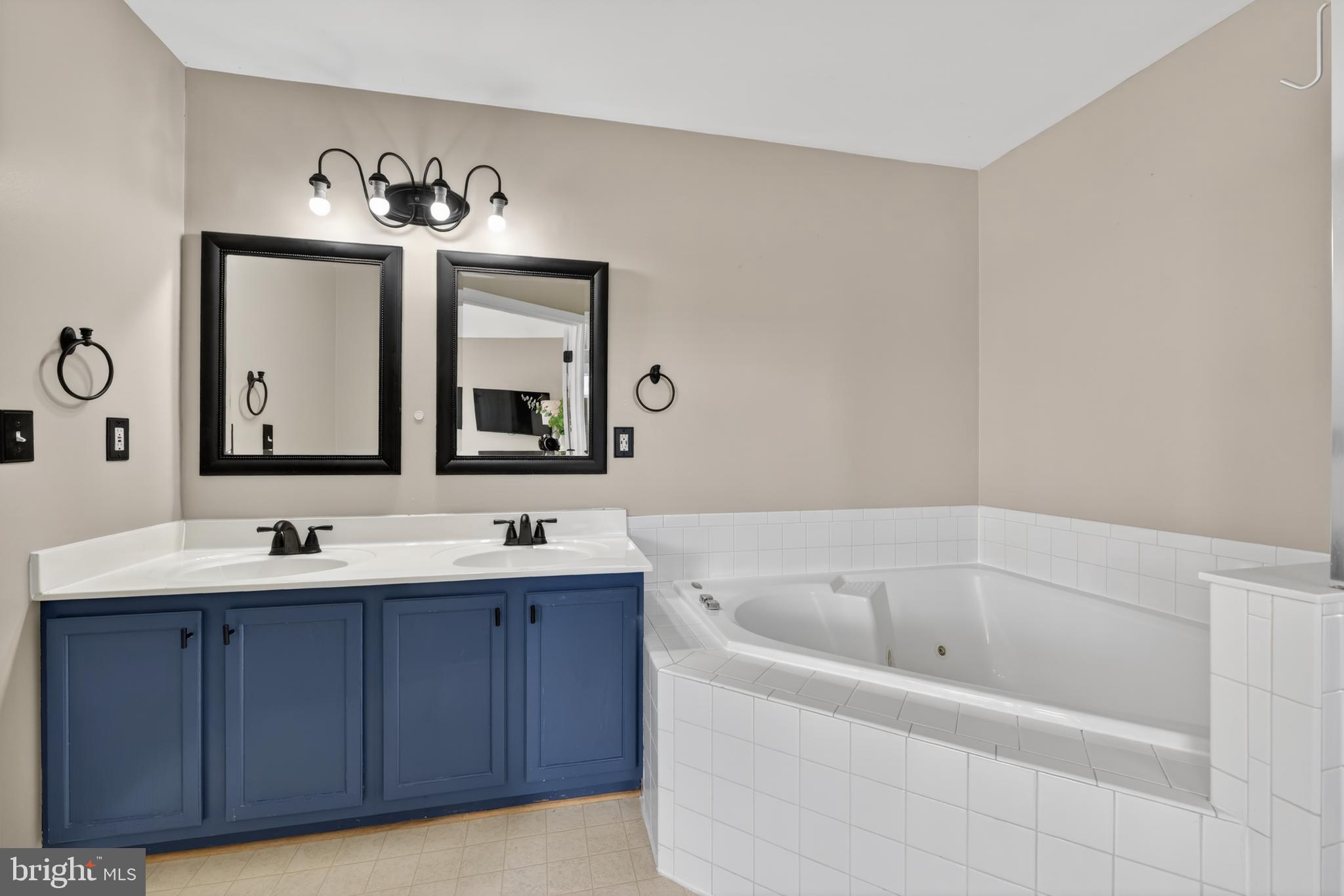 SYCAMORE HILL - Residential