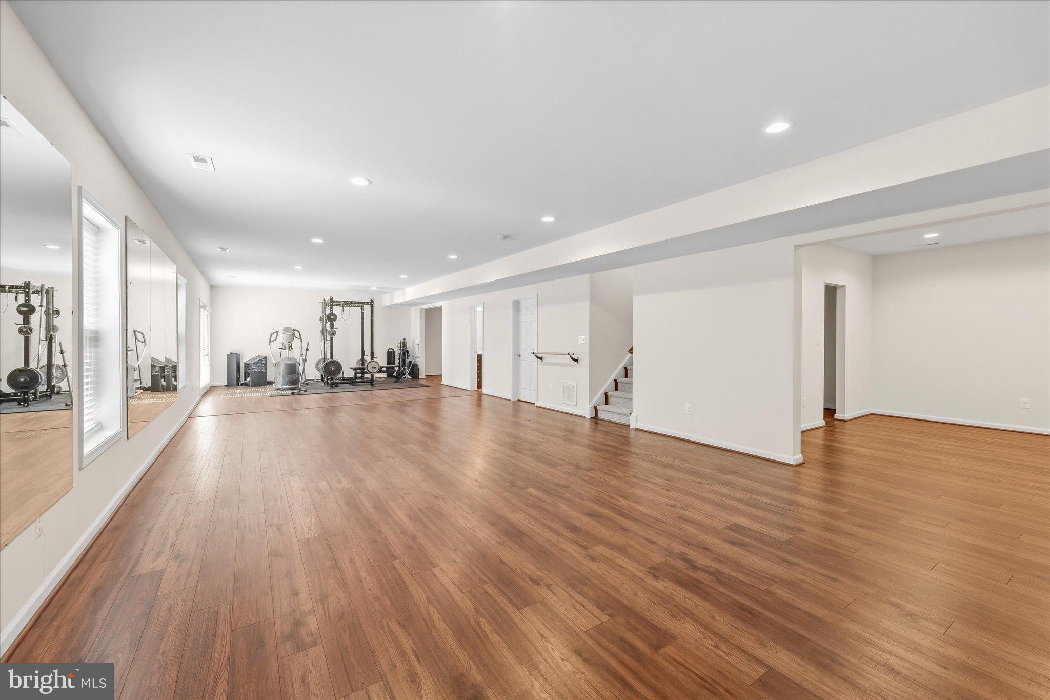 8513 OAKVIEW DRIVE