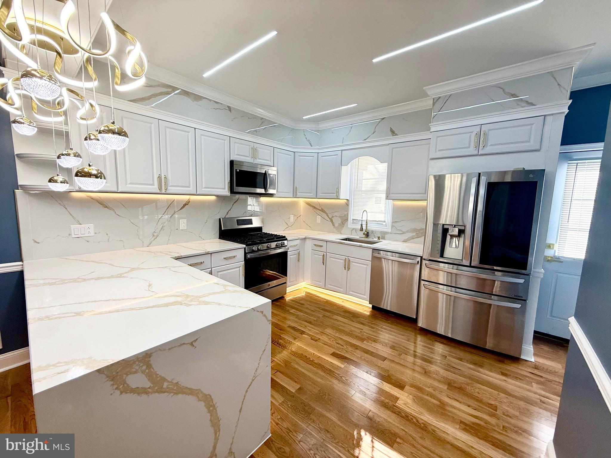 UNIVERSITY CITY - Residential